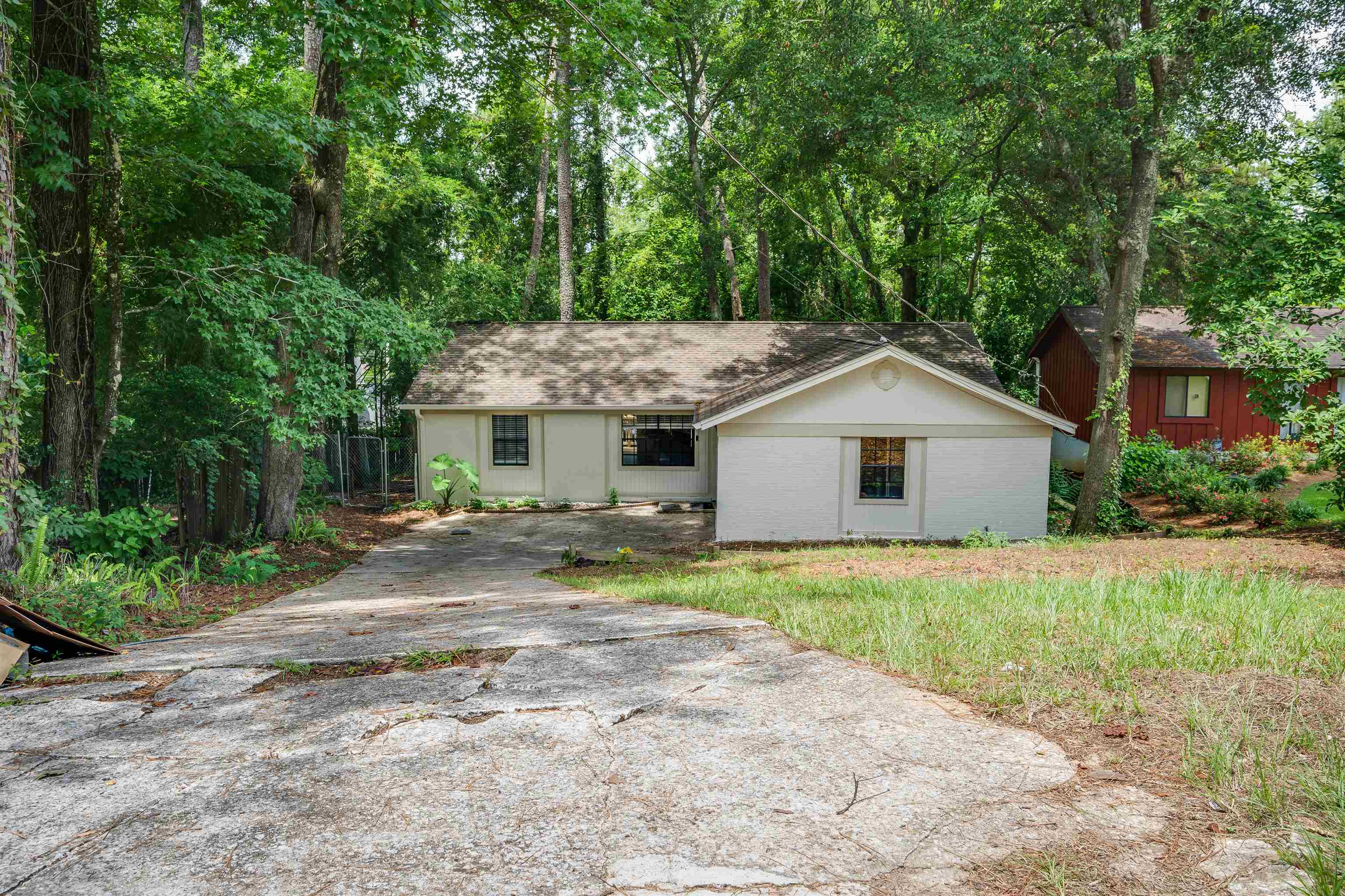 2404 Ionic Court