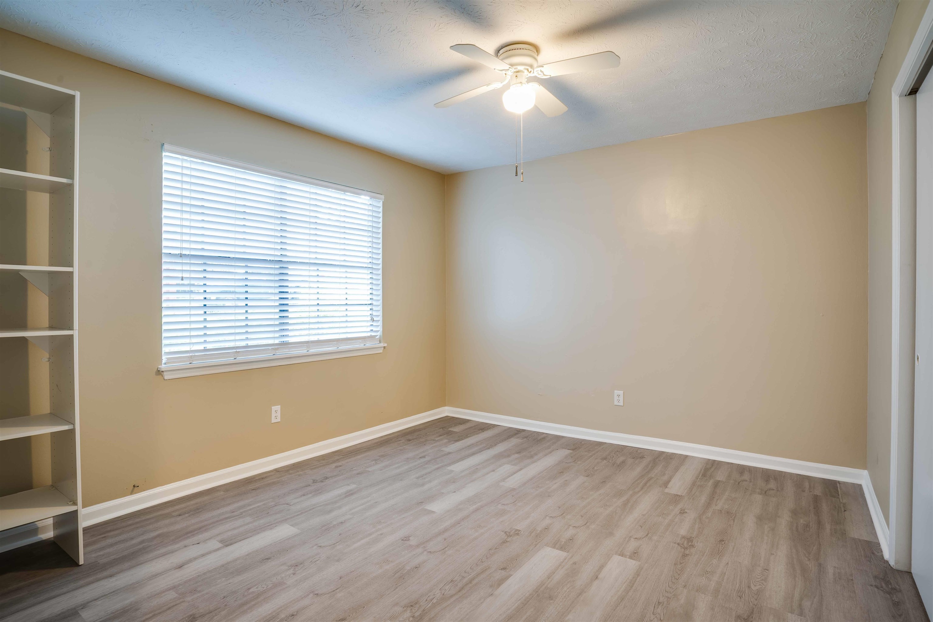 2404 Ionic Court