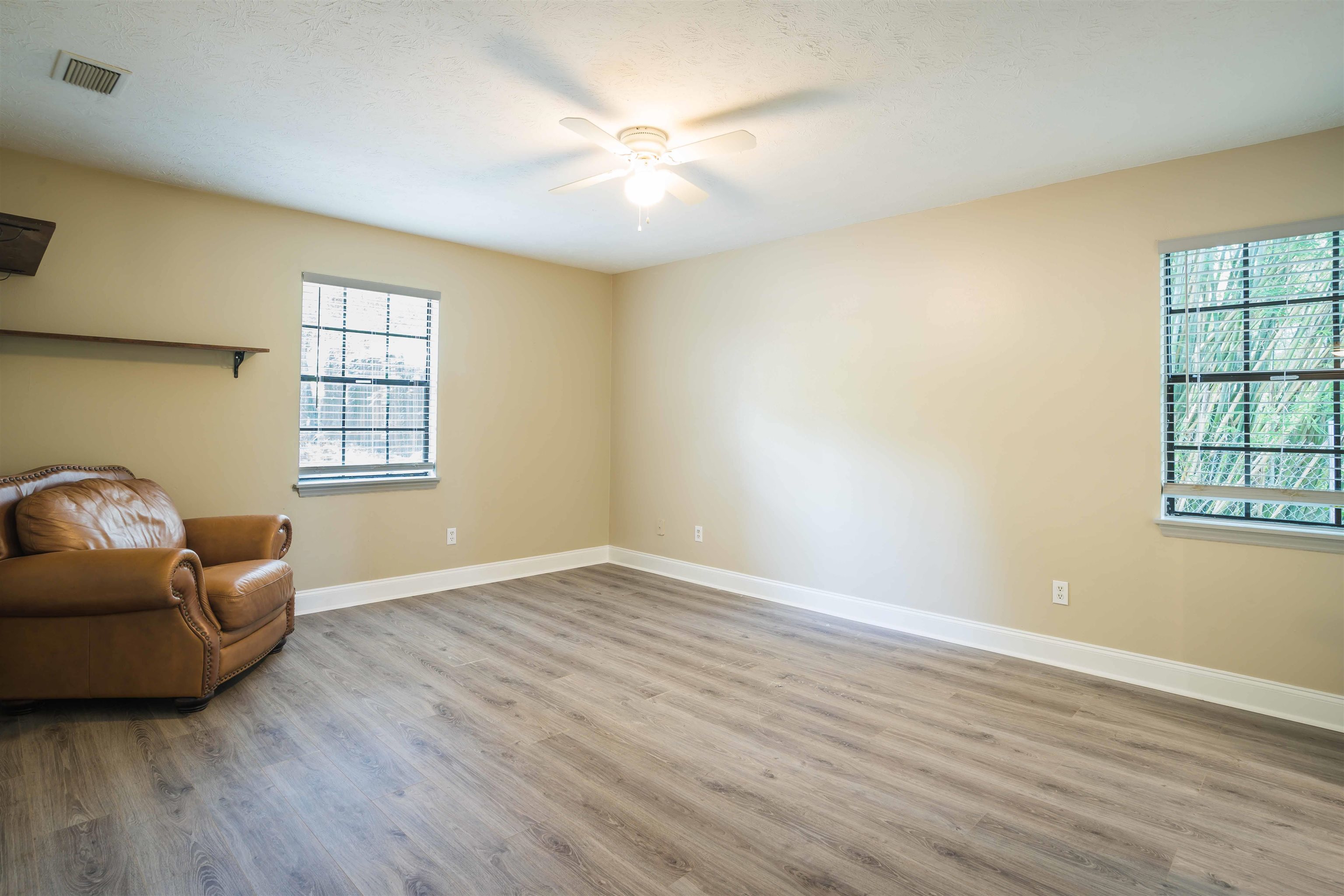 2404 Ionic Court