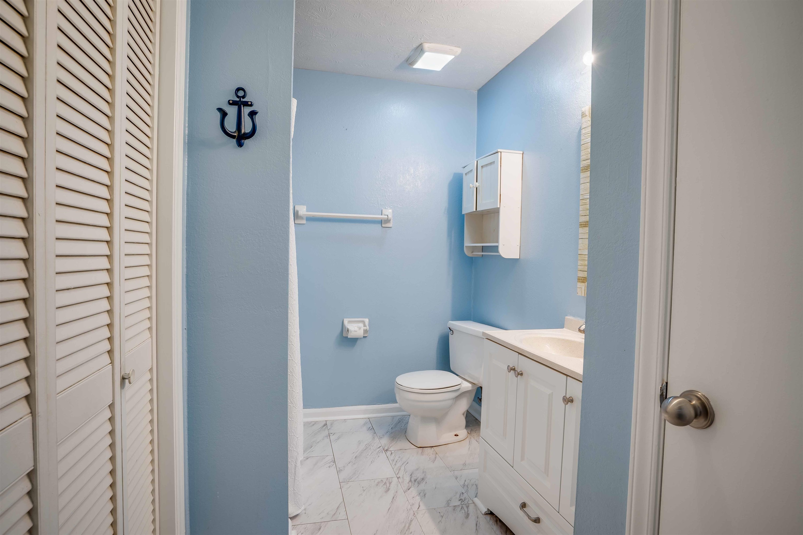2404 Ionic Court