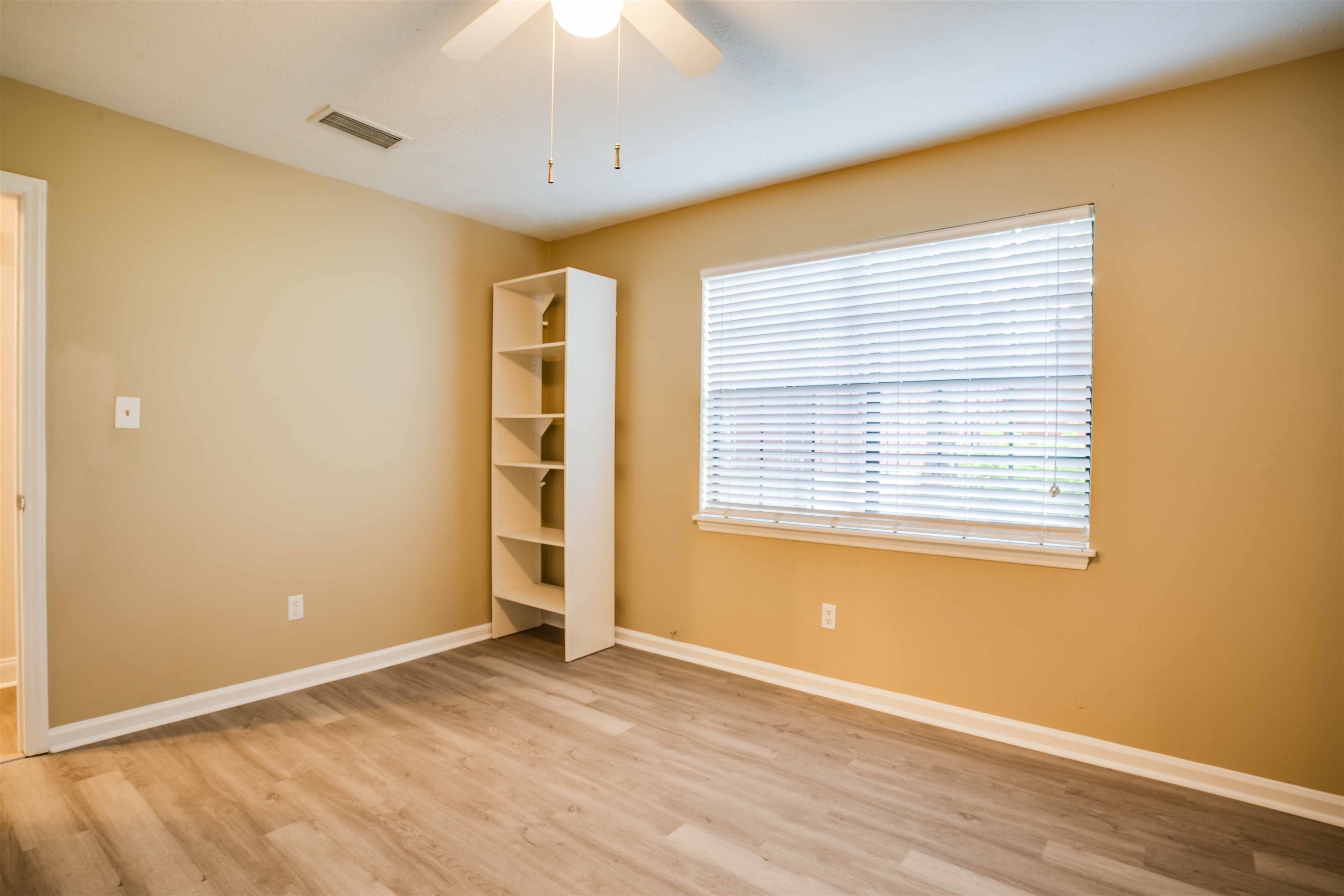 2404 Ionic Court