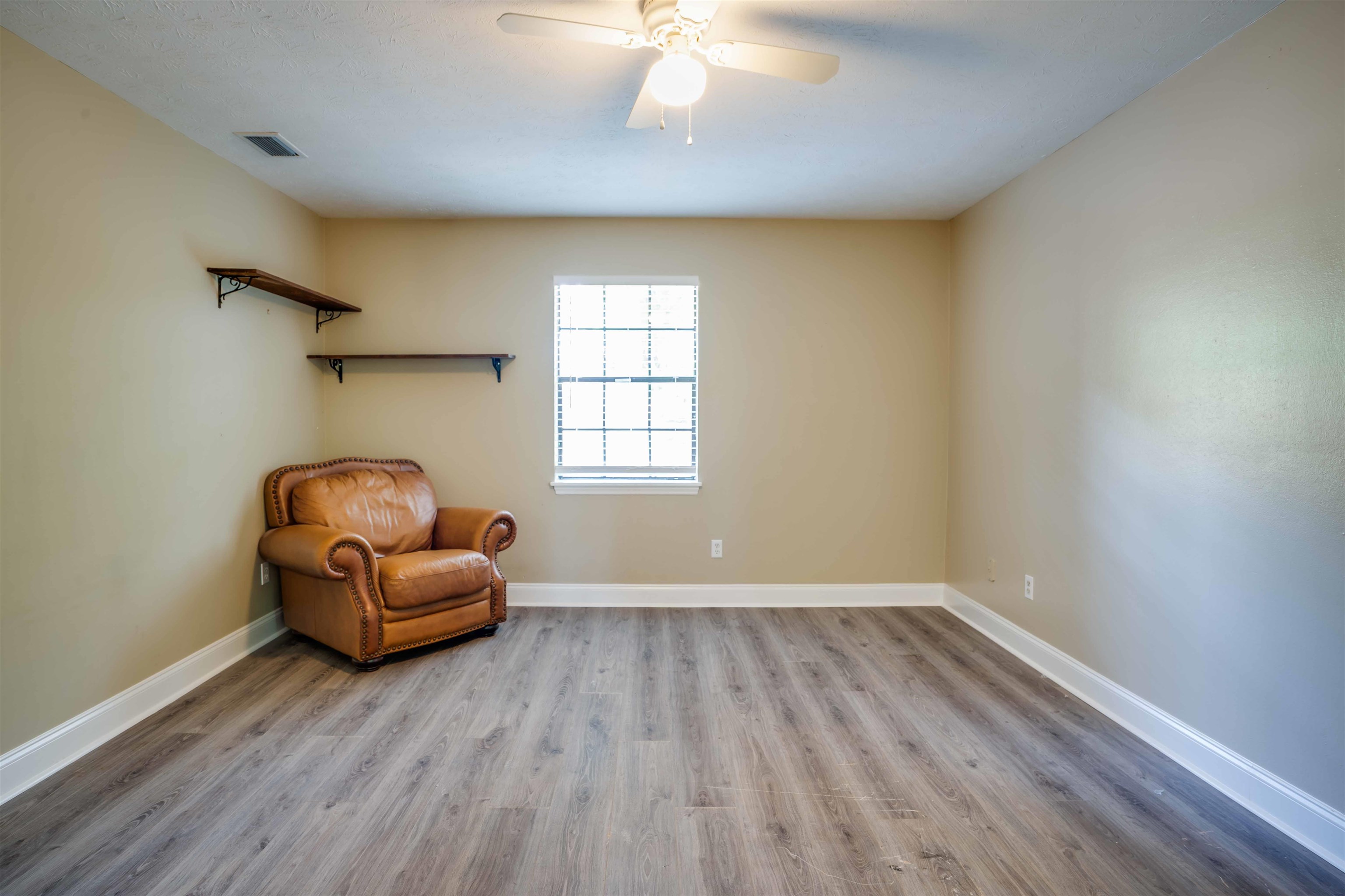 2404 Ionic Court