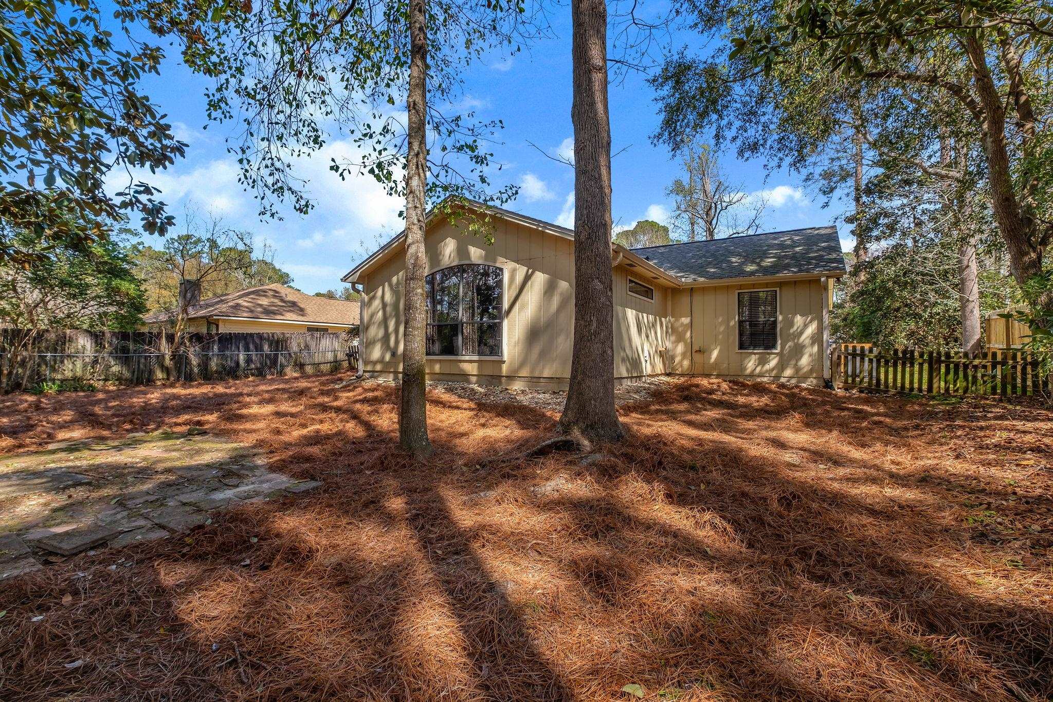 8204 Chickasaw Trail