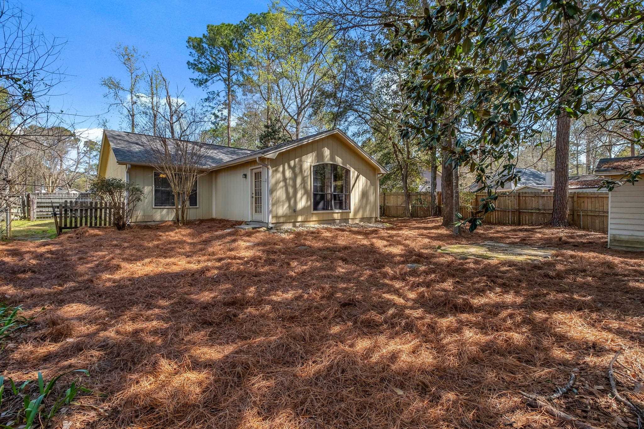 8204 Chickasaw Trail