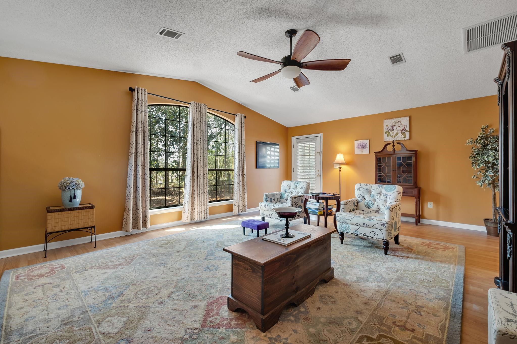 8204 Chickasaw Trail