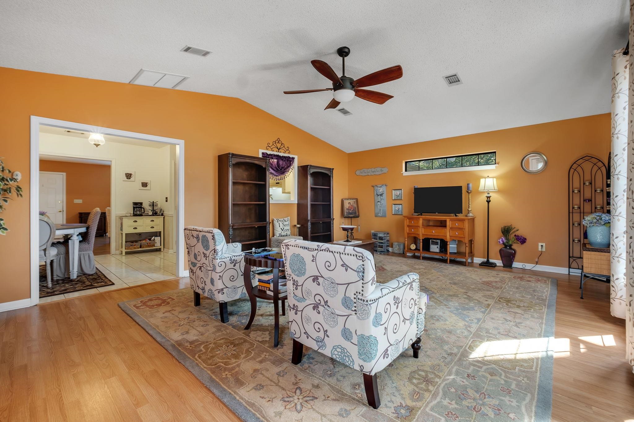 8204 Chickasaw Trail