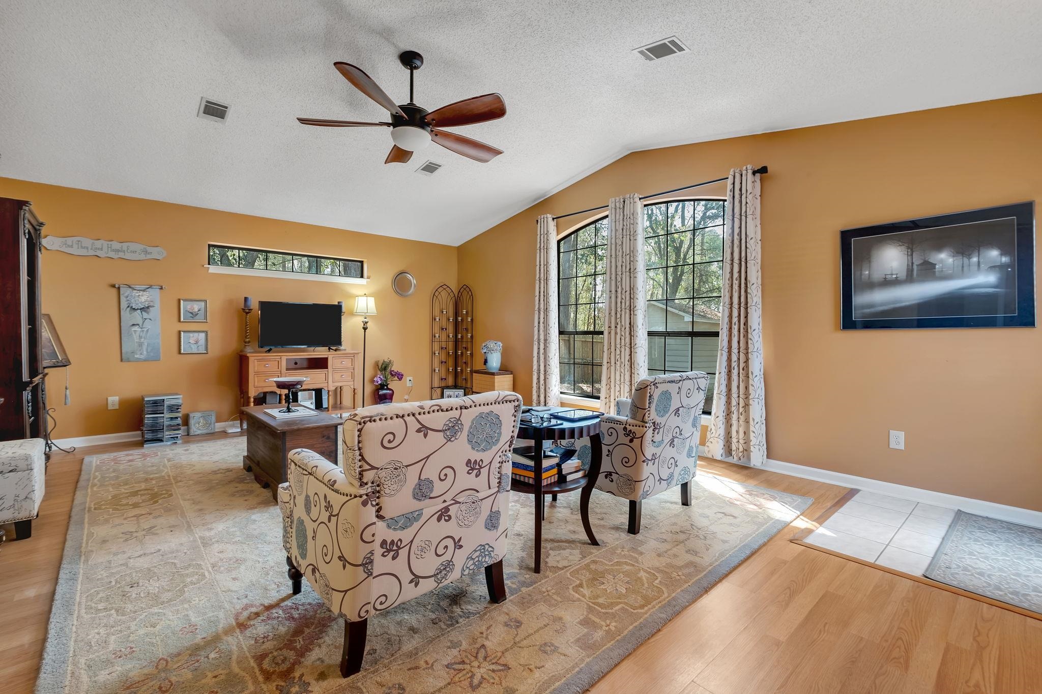 8204 Chickasaw Trail