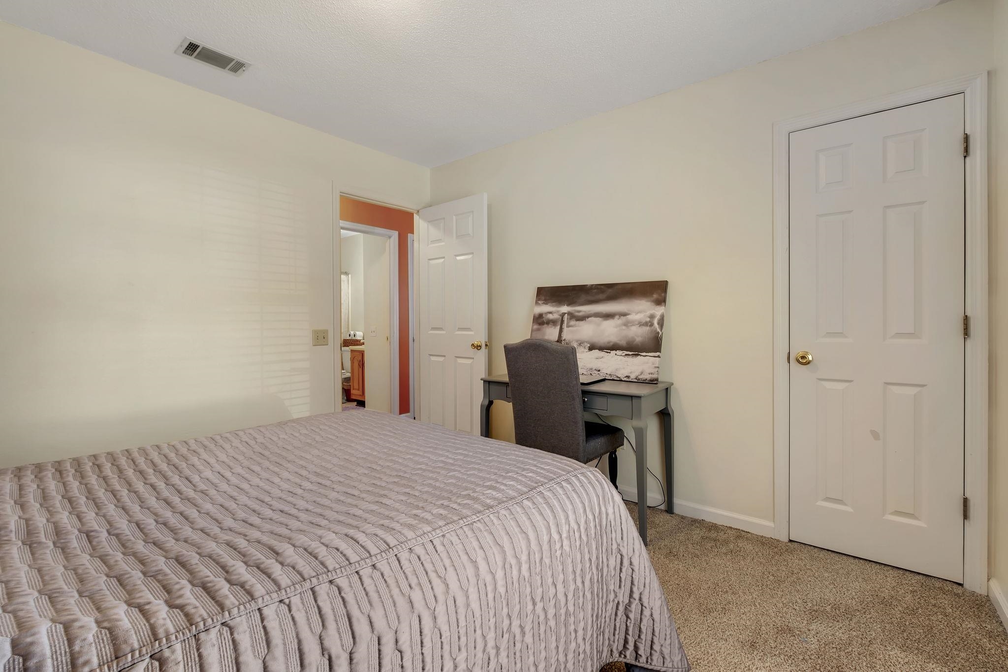 8204 Chickasaw Trail