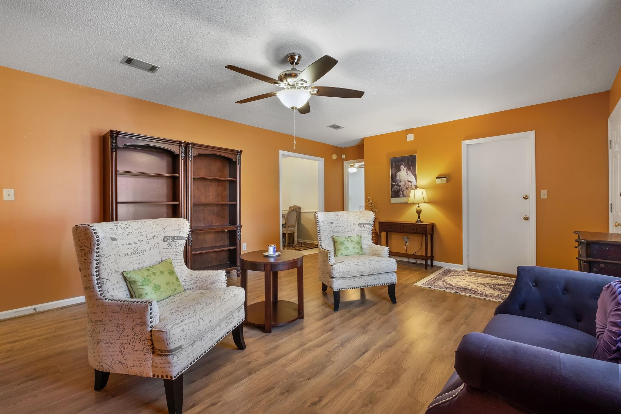 8204 Chickasaw Trail