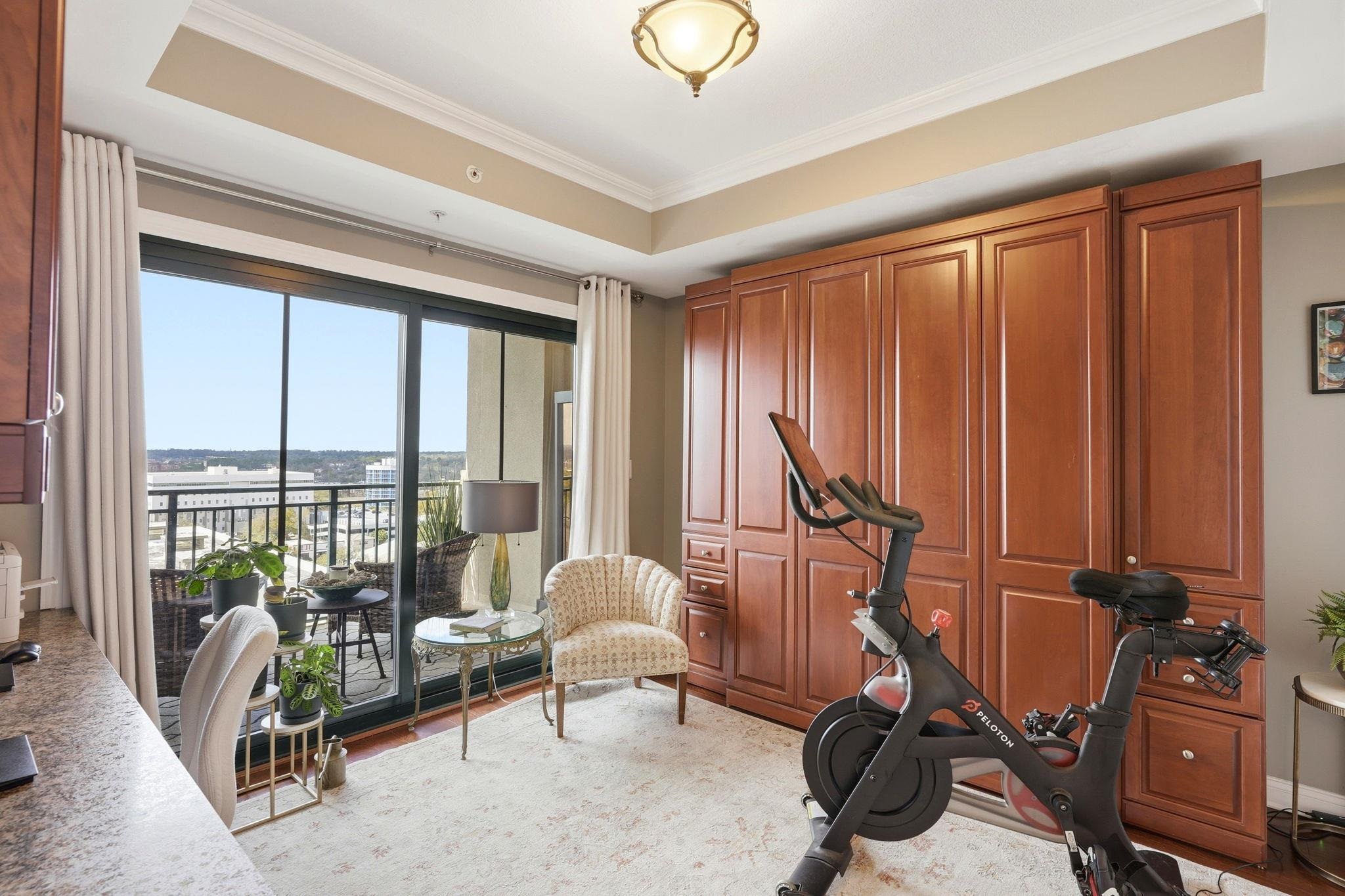 121 N Monroe Street Unit: 1107