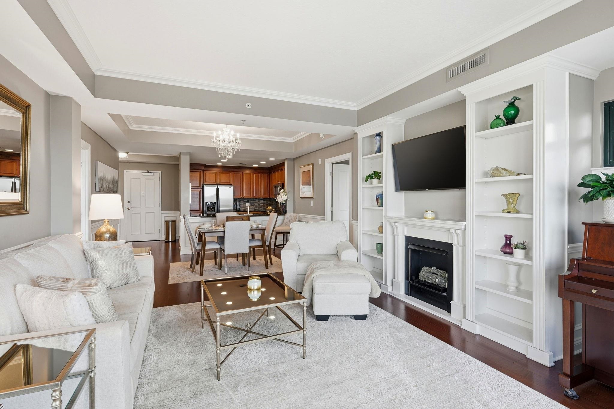 121 N Monroe Street Unit: 1107