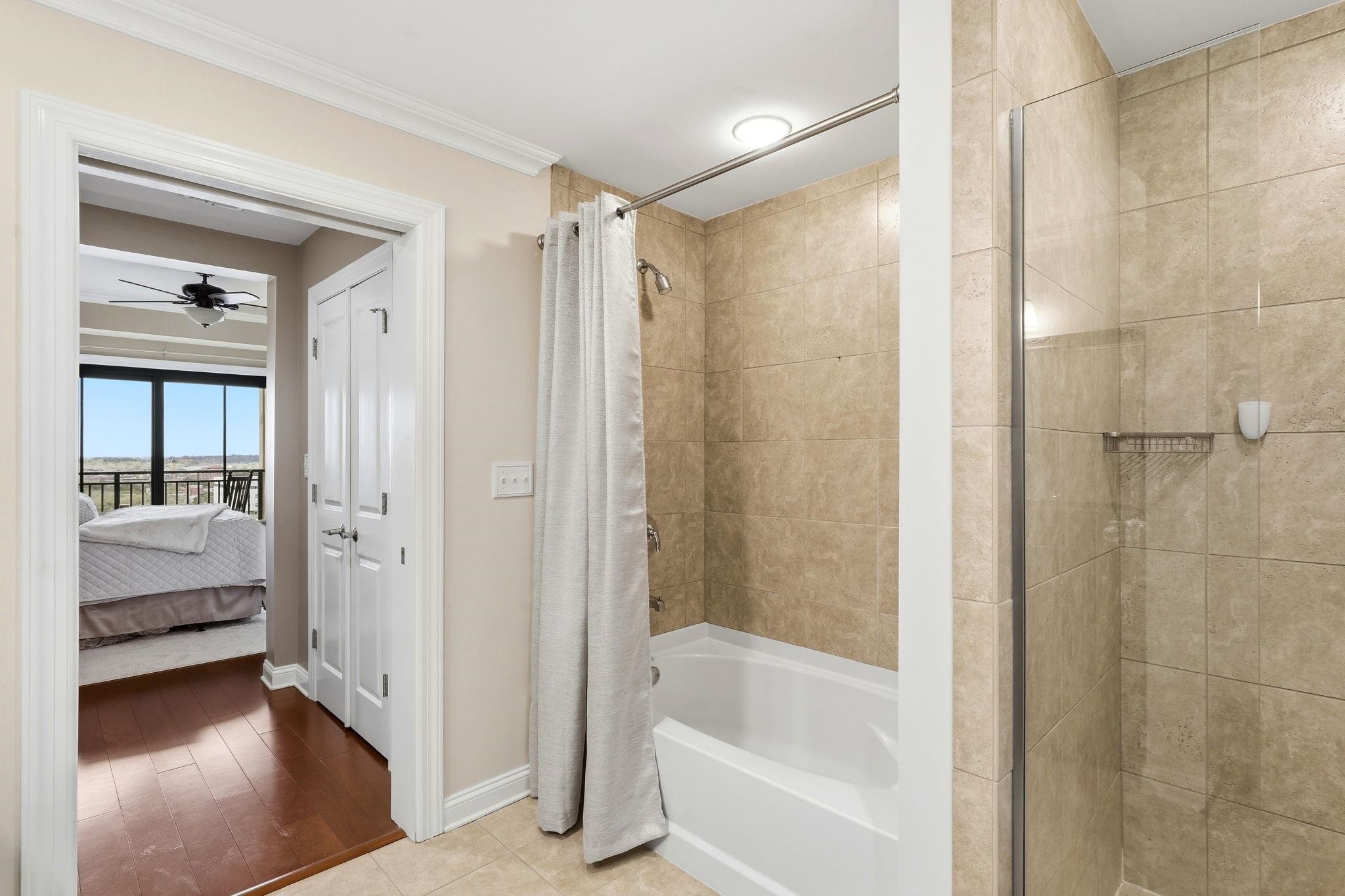 121 N Monroe Street Unit: 1107