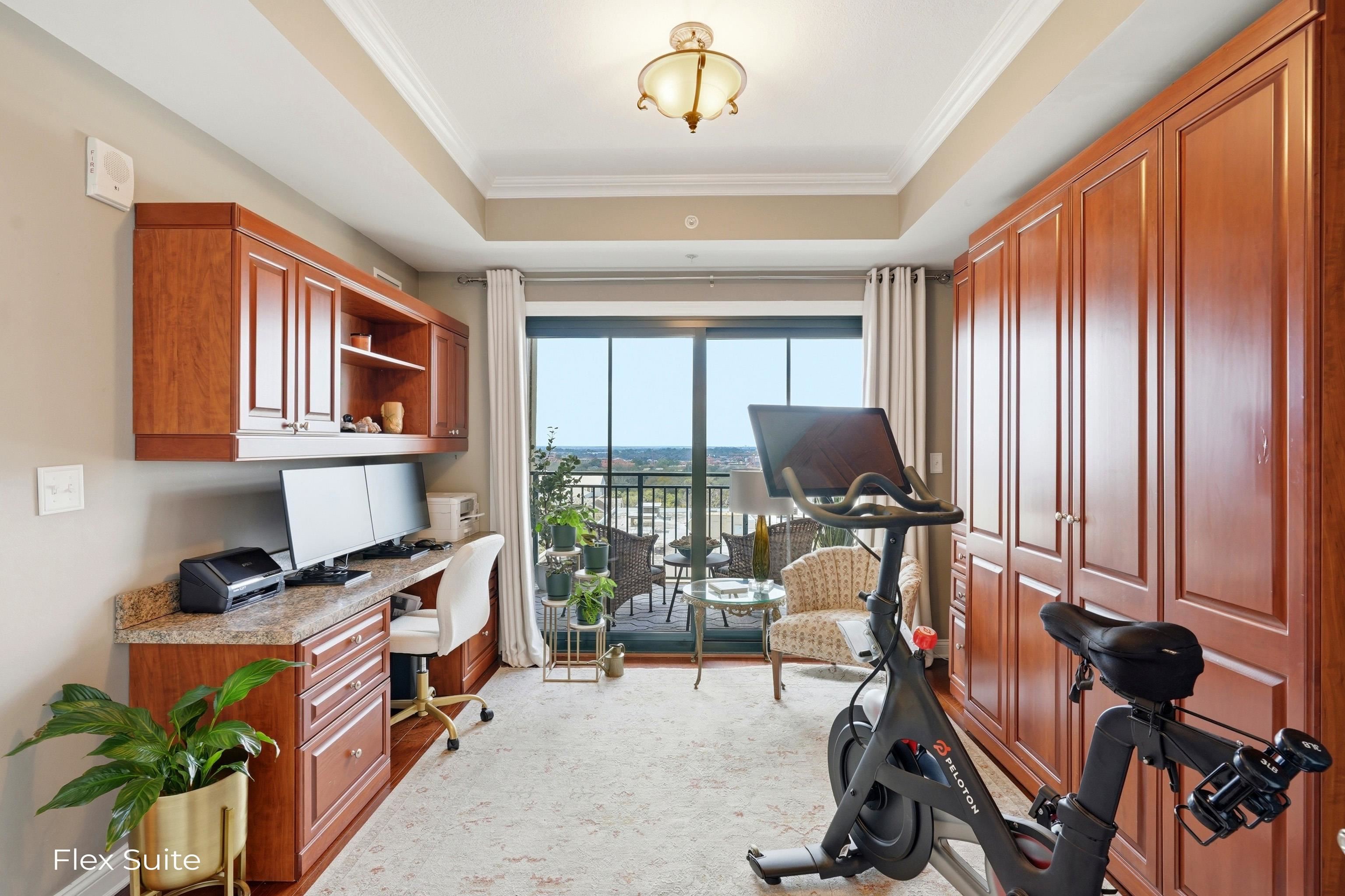 121 N Monroe Street Unit: 1107