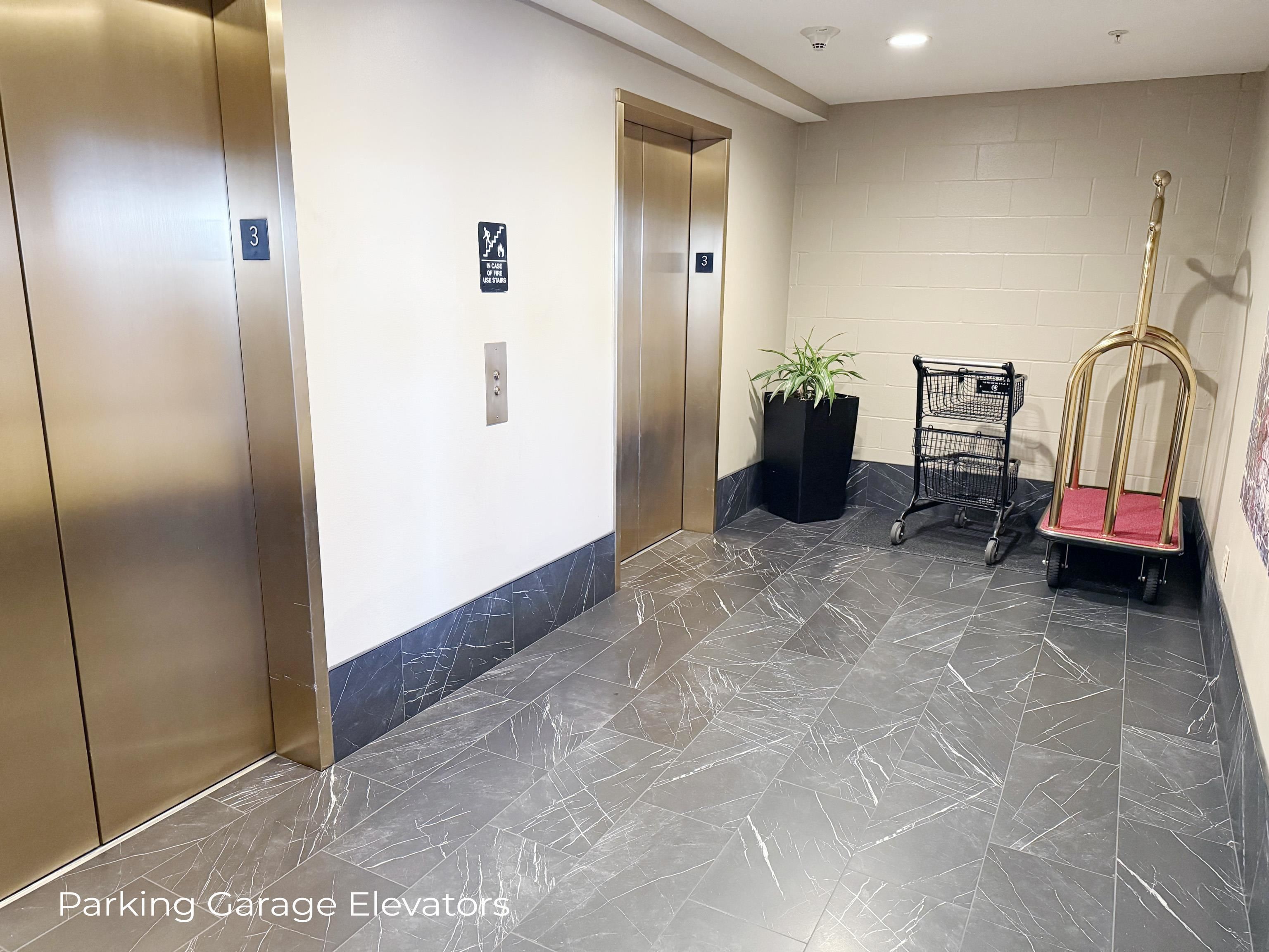 121 N Monroe Street Unit: 1107