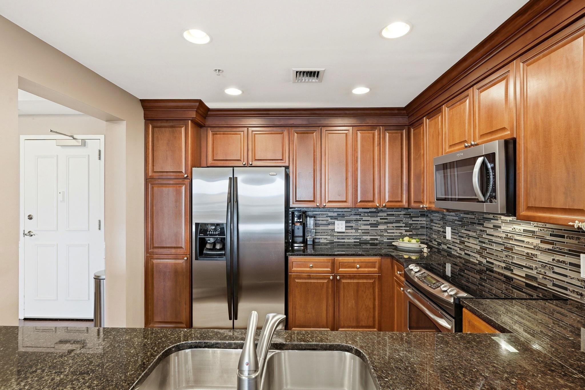 121 N Monroe Street Unit: 1107