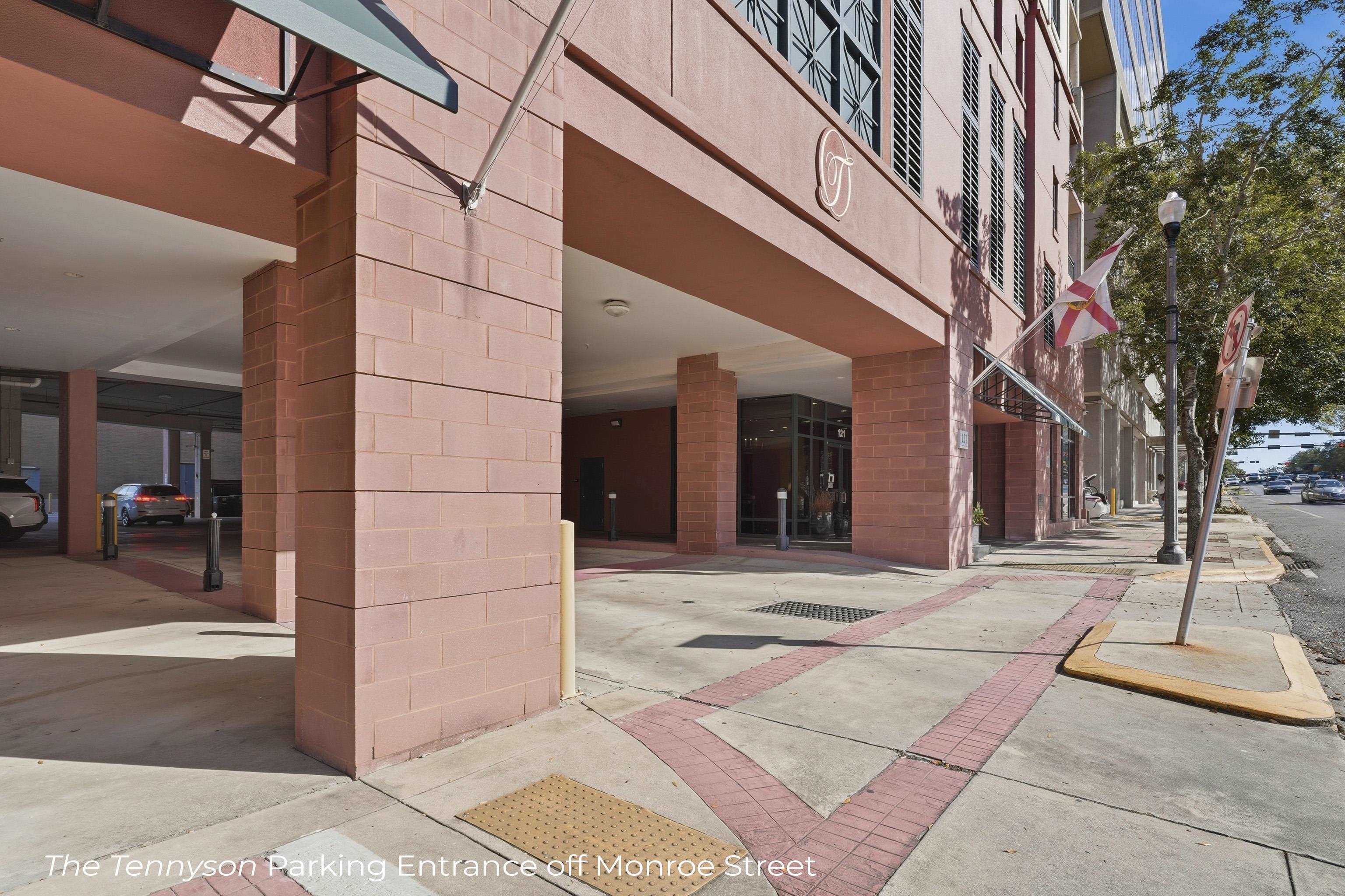 121 N Monroe Street Unit: 1107