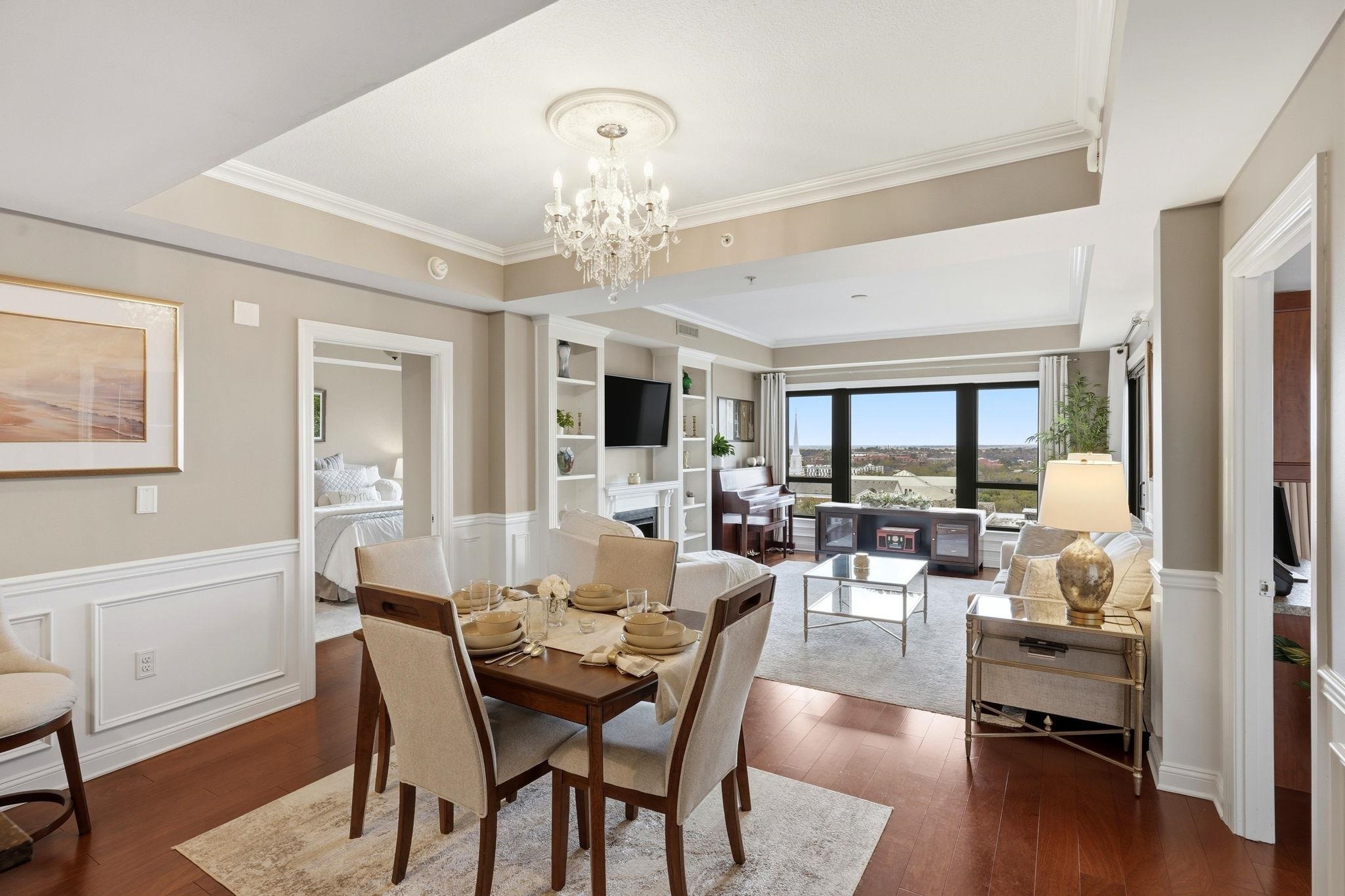 121 N Monroe Street Unit: 1107