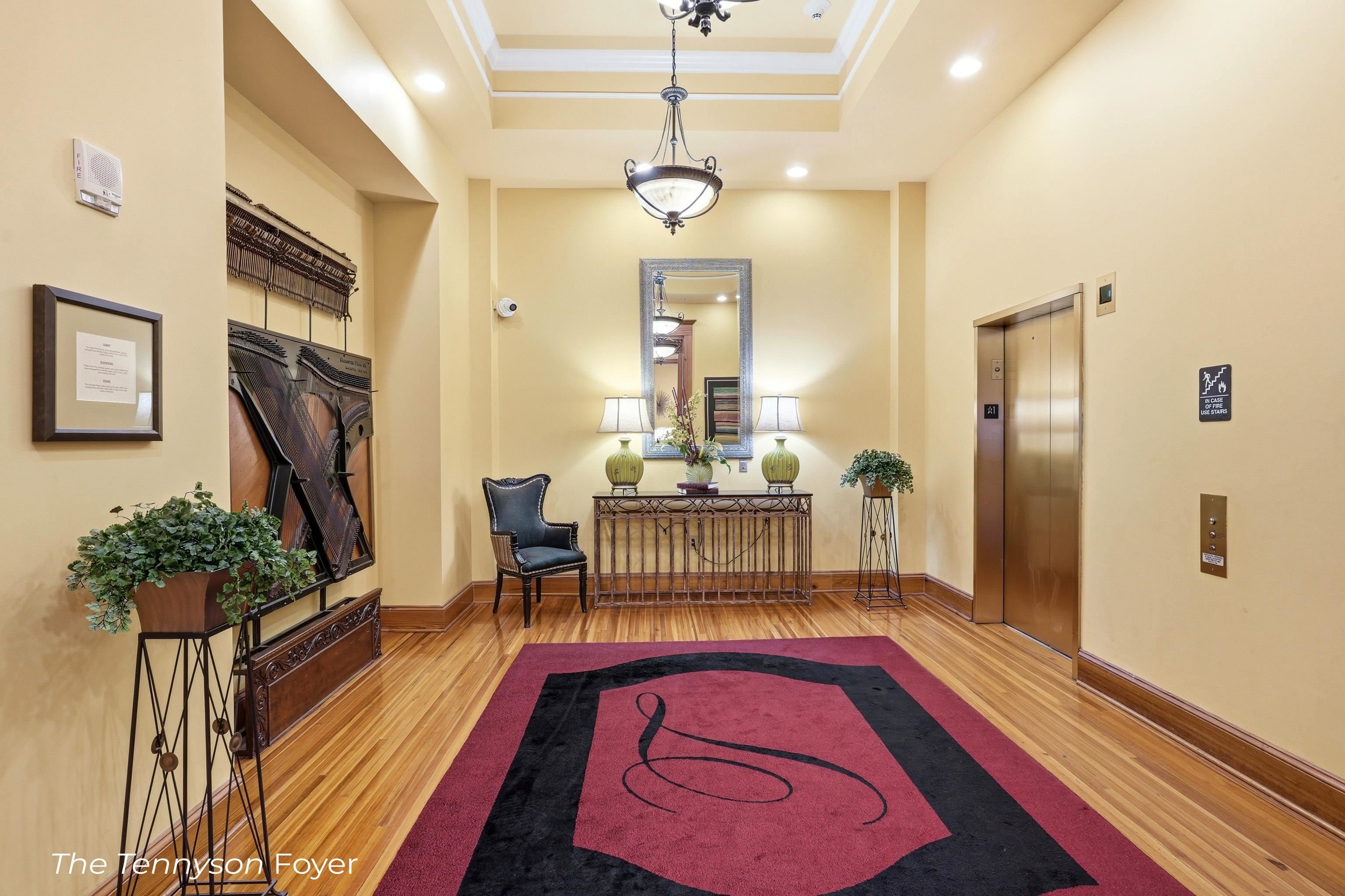 121 N Monroe Street Unit: 1107