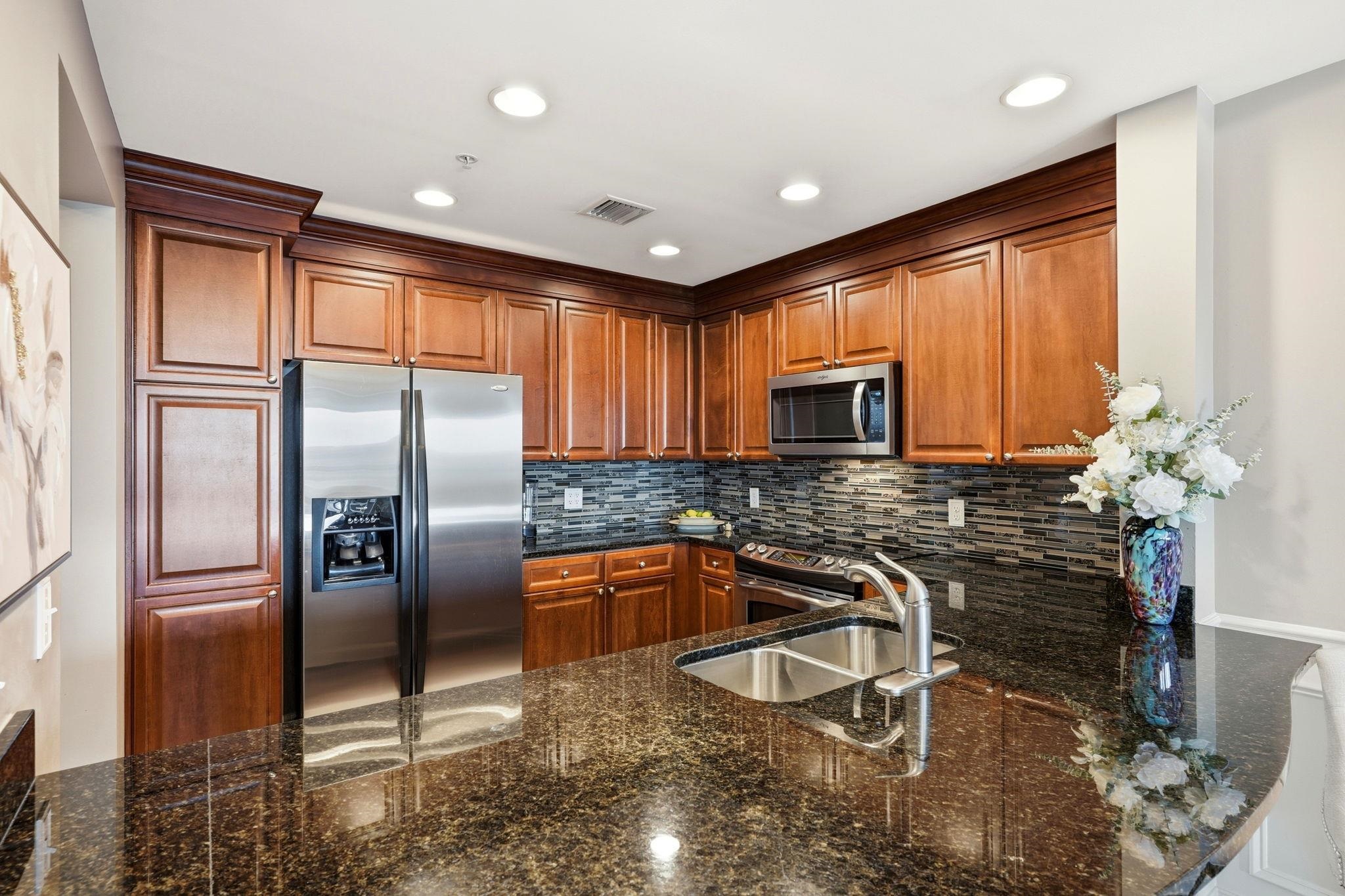 121 N Monroe Street Unit: 1107