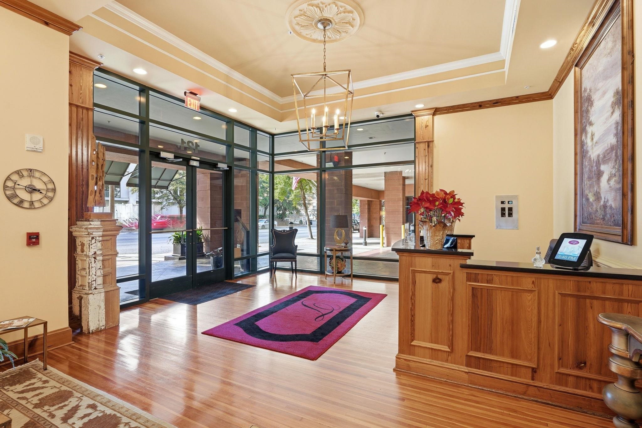 121 N Monroe Street Unit: 1107