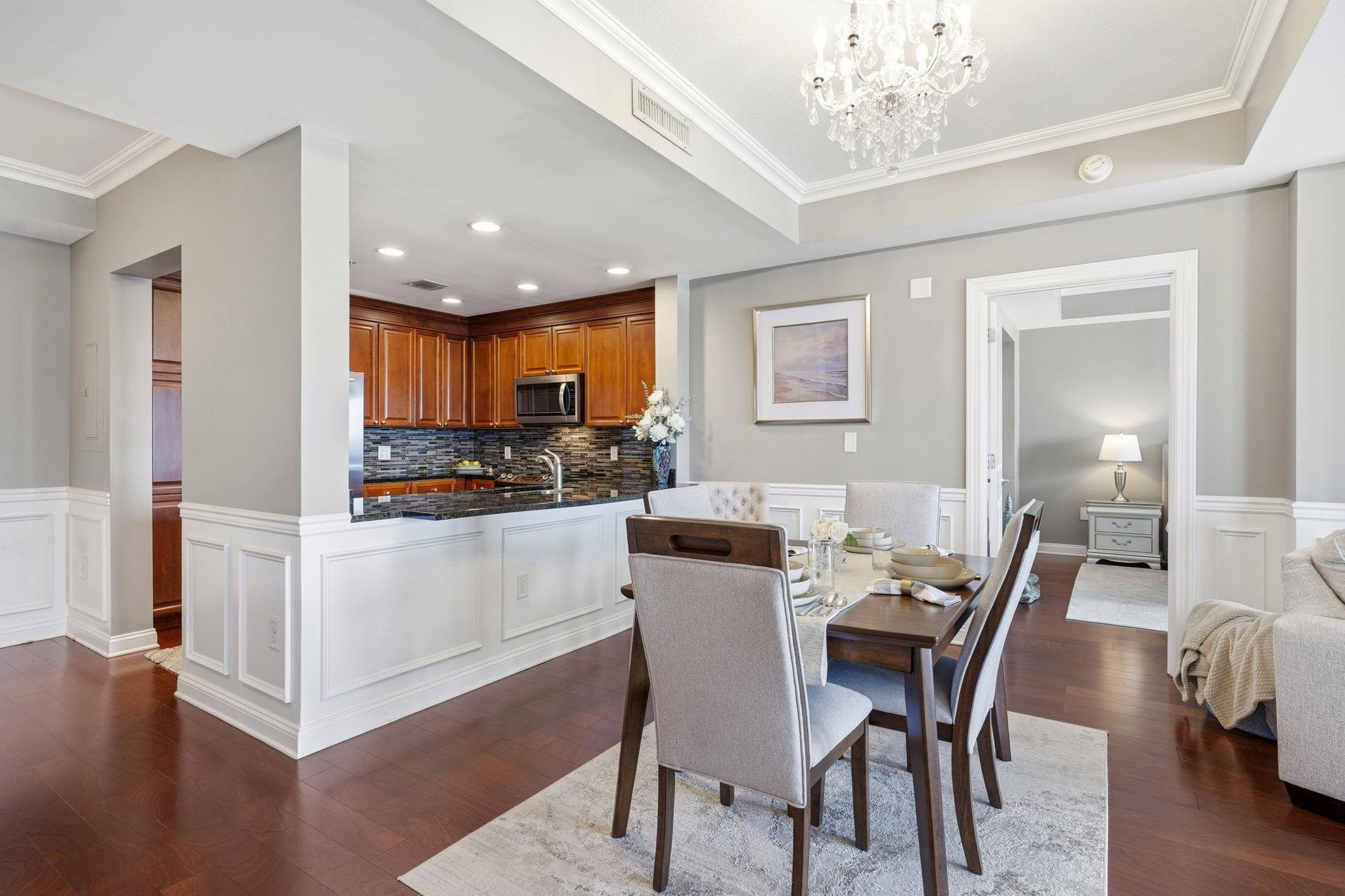 121 N Monroe Street Unit: 1107