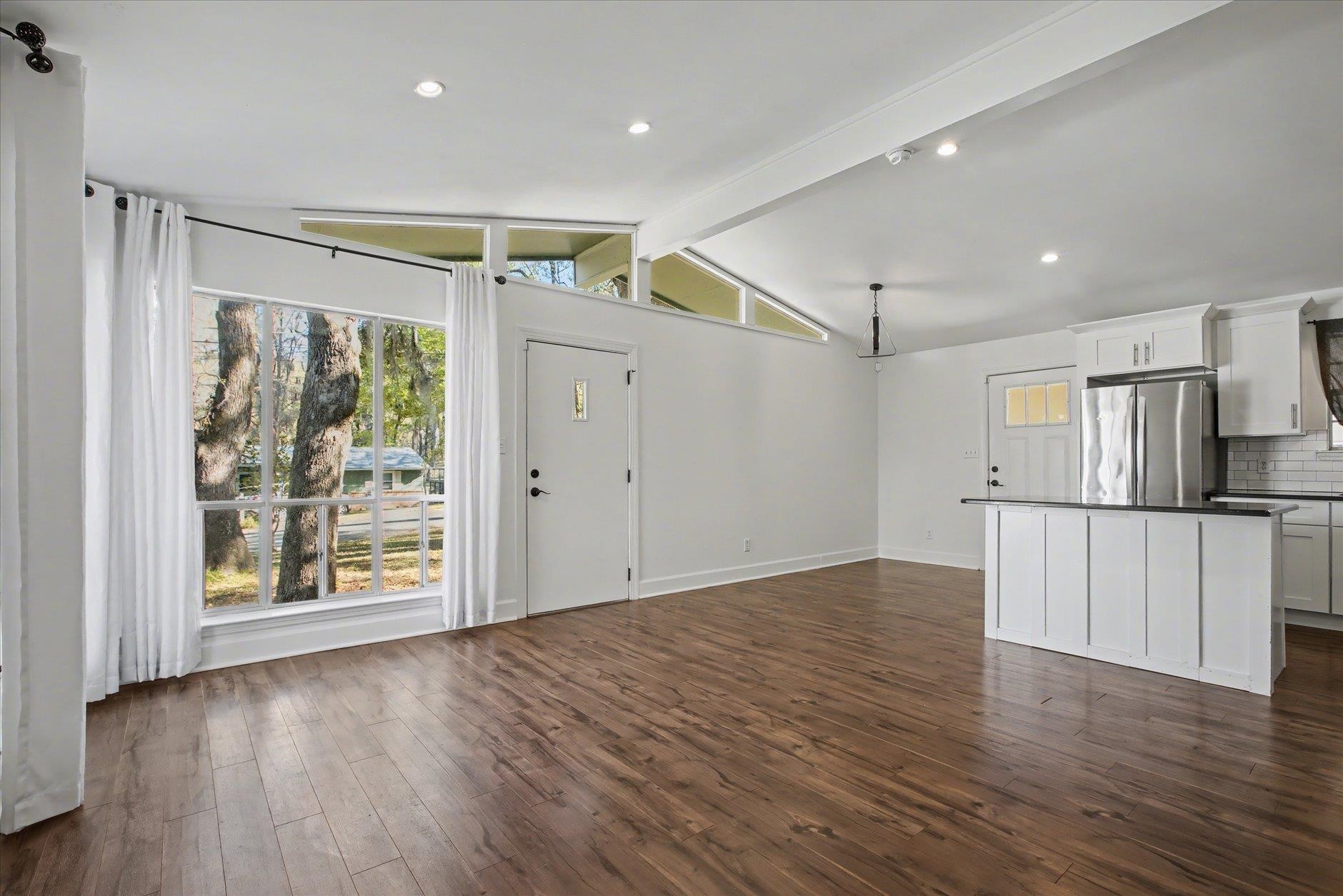1913 Hideaway Court