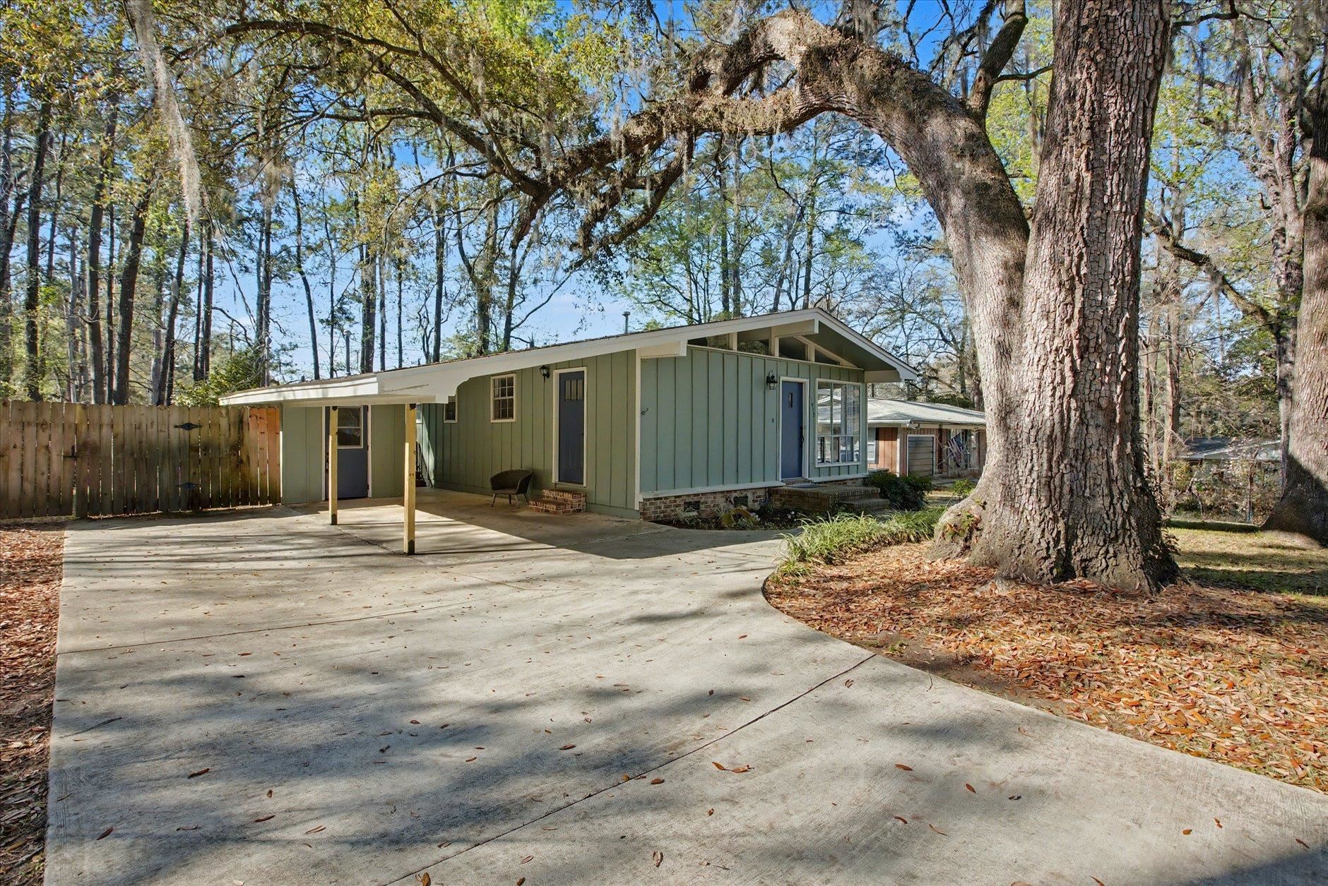 1913 Hideaway Court