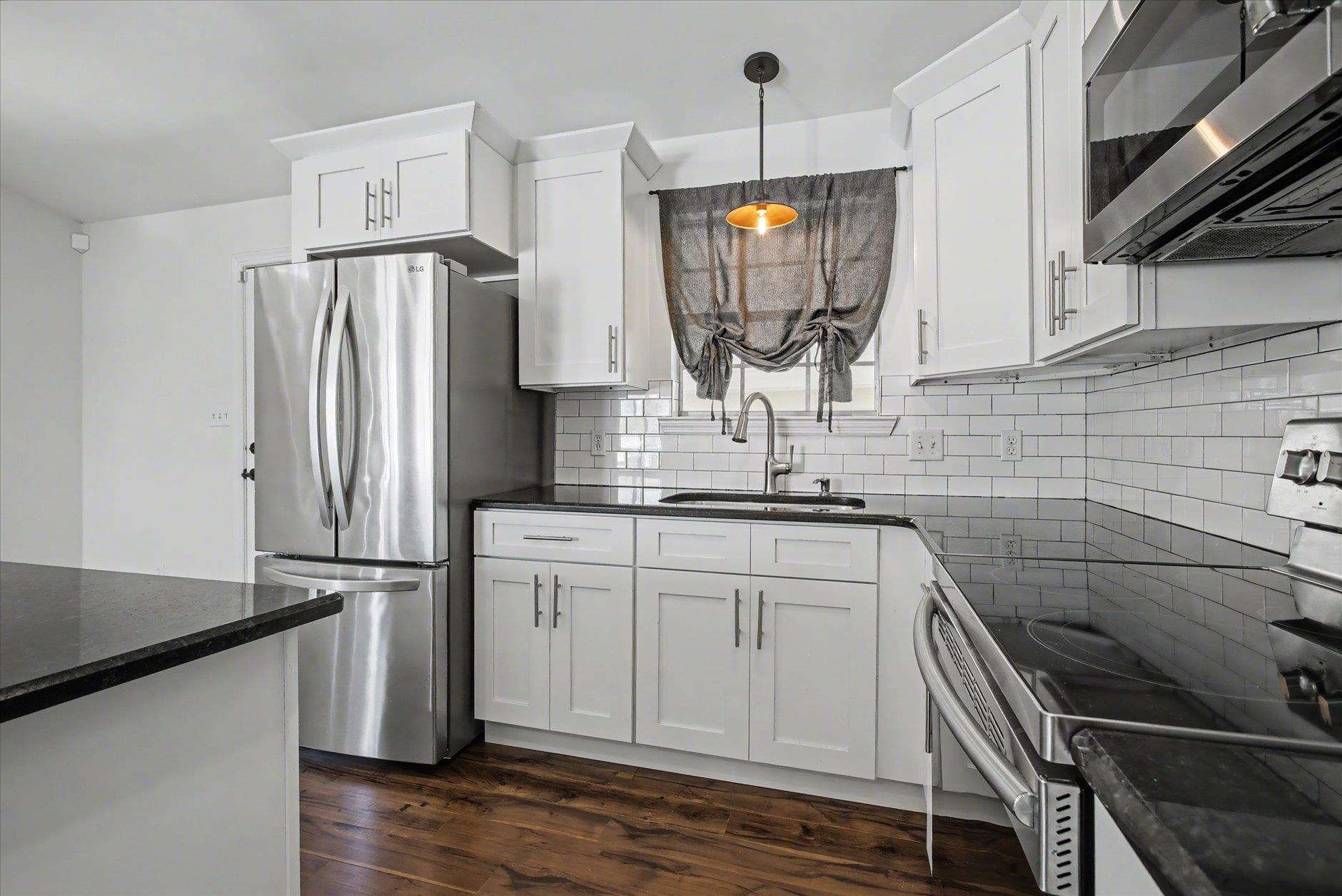 1913 Hideaway Court