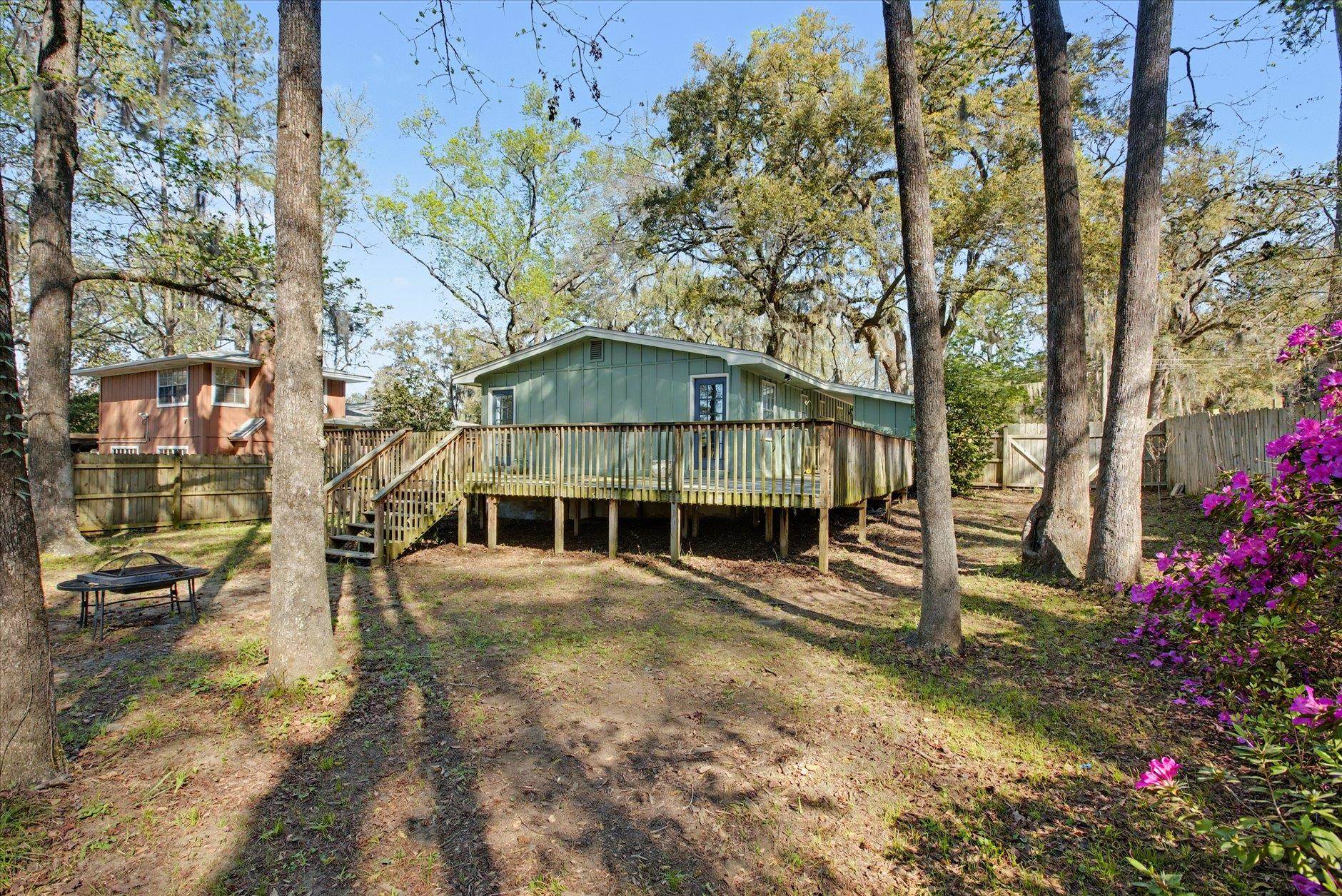 1913 Hideaway Court
