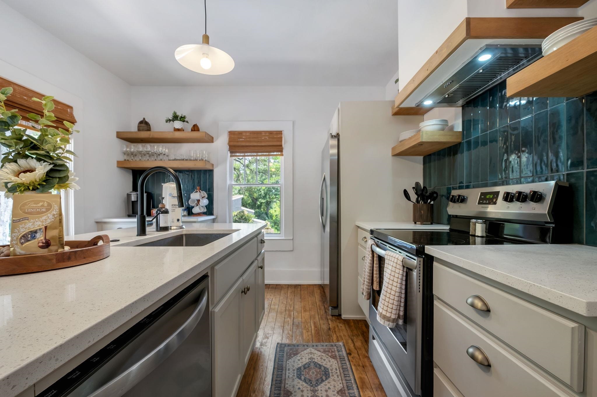 118 W 8th Avenue Unit: 1-7