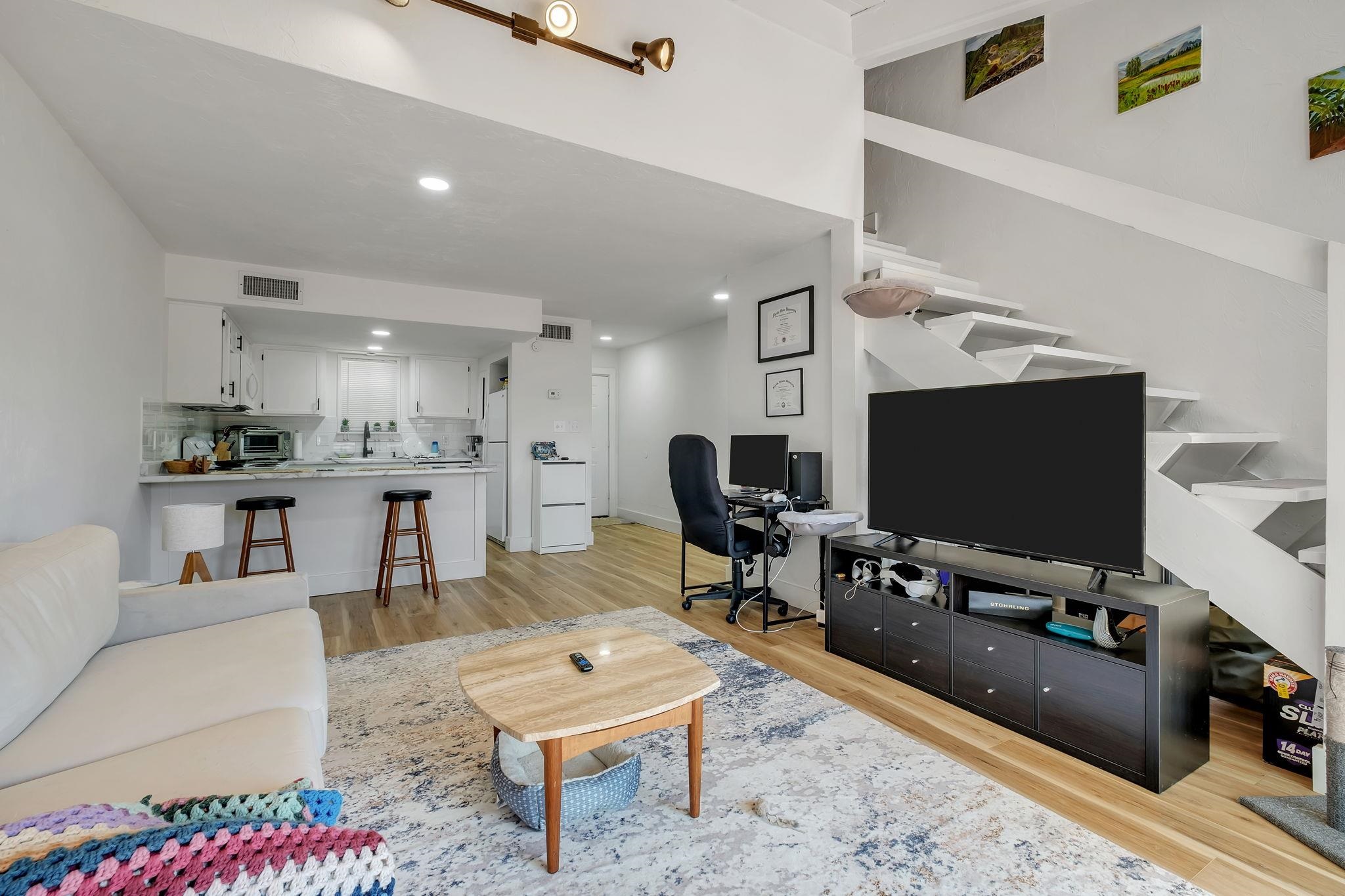 118 W 8th Avenue Unit: 1-7