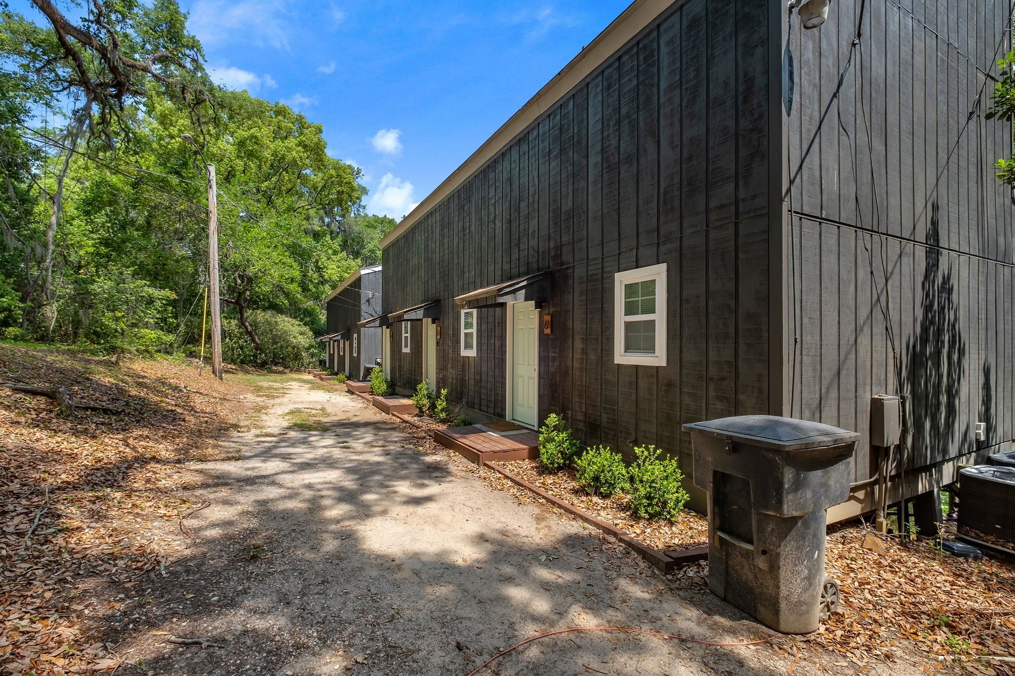 118 W 8th Avenue Unit: 1-7