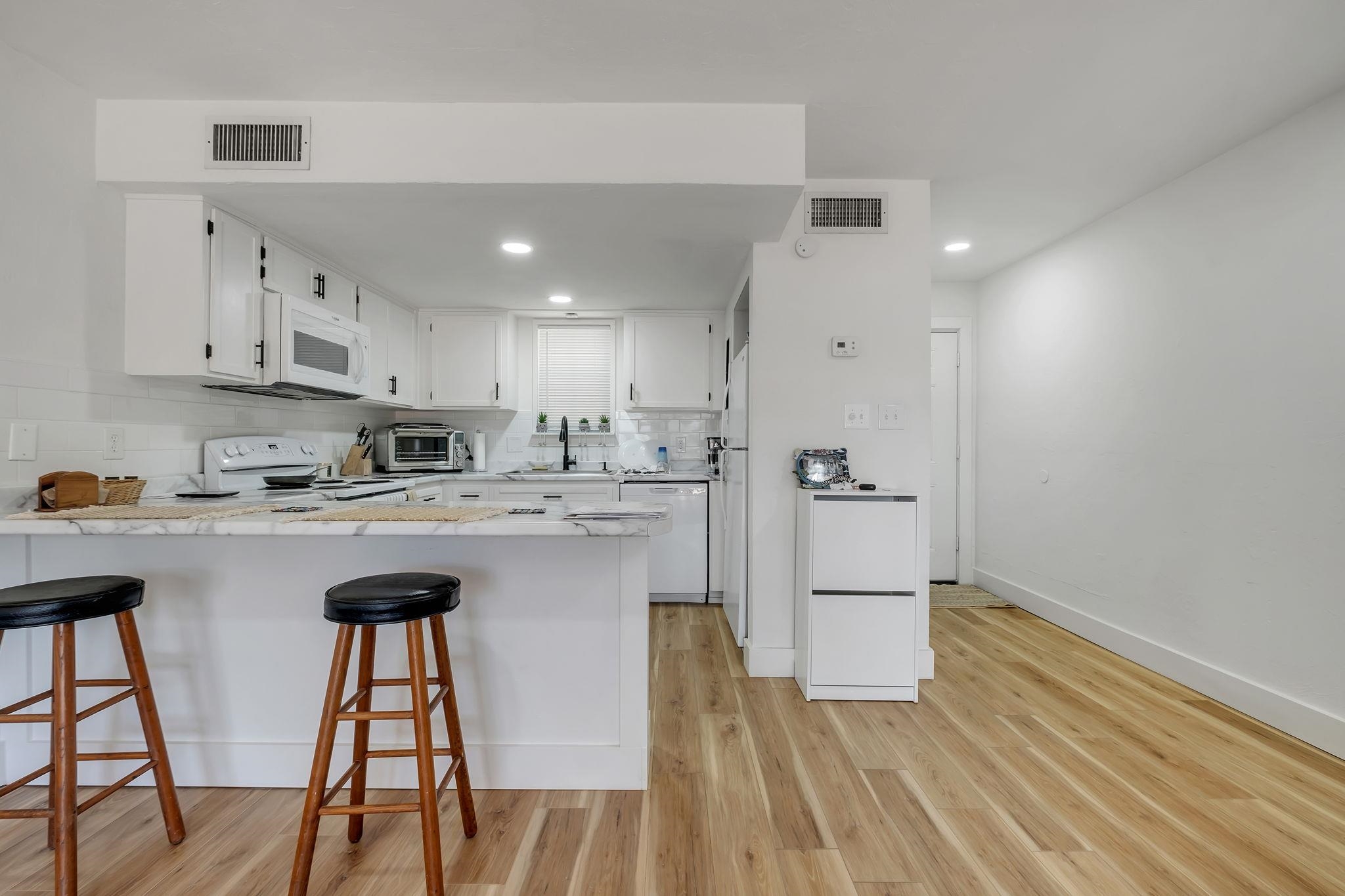 118 W 8th Avenue Unit: 1-7