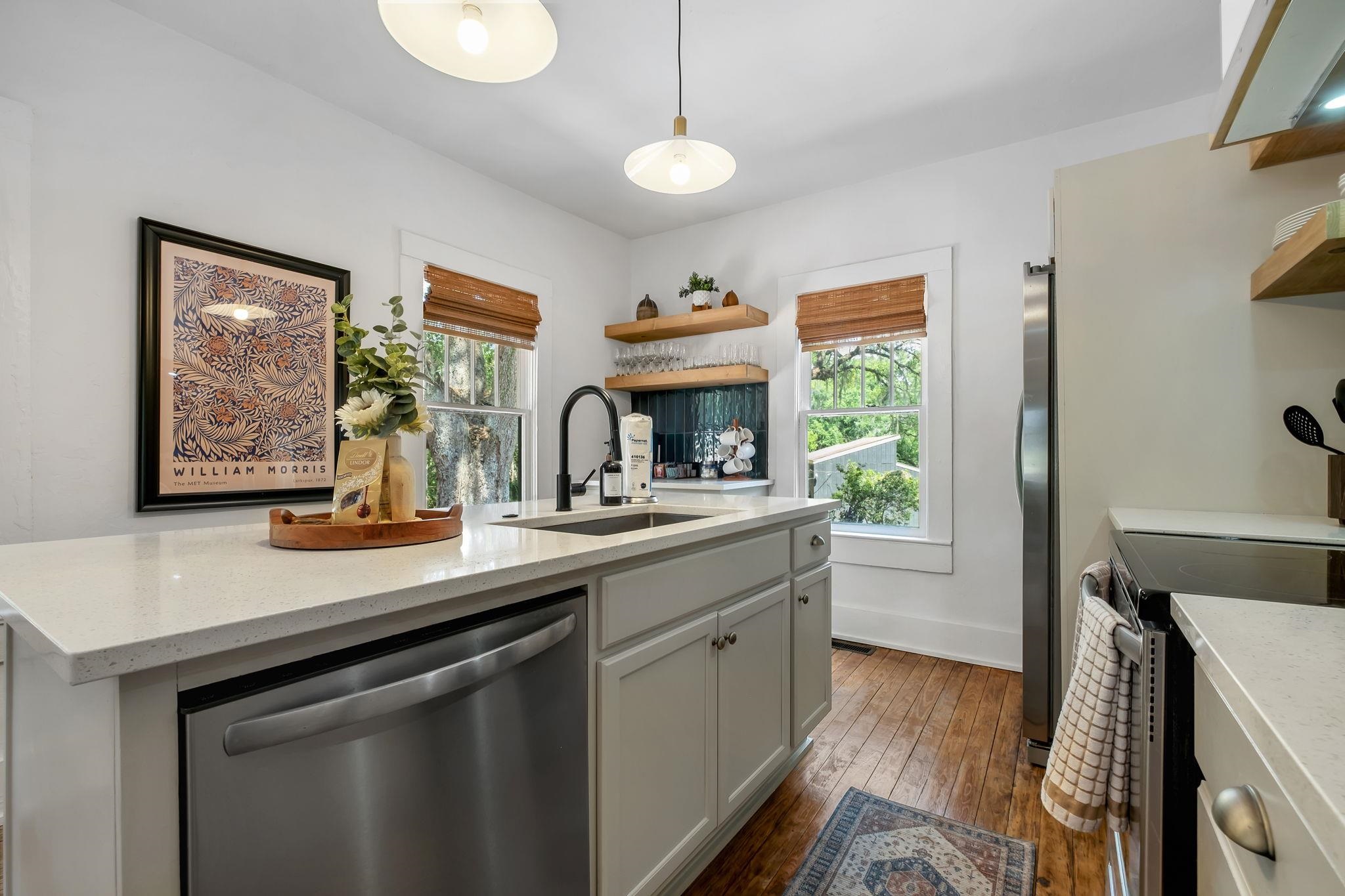 118 W 8th Avenue Unit: 1-7