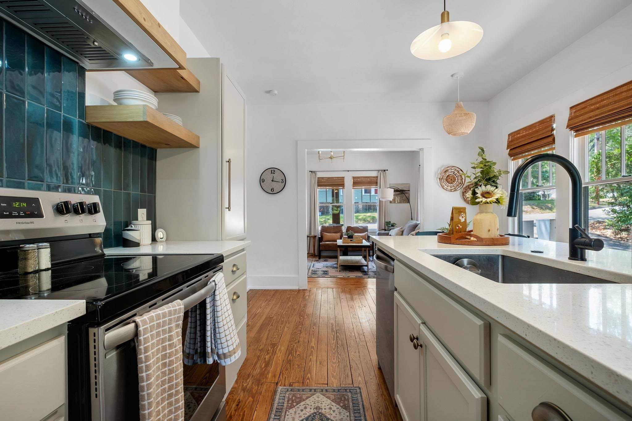 118 W 8th Avenue Unit: 1-7