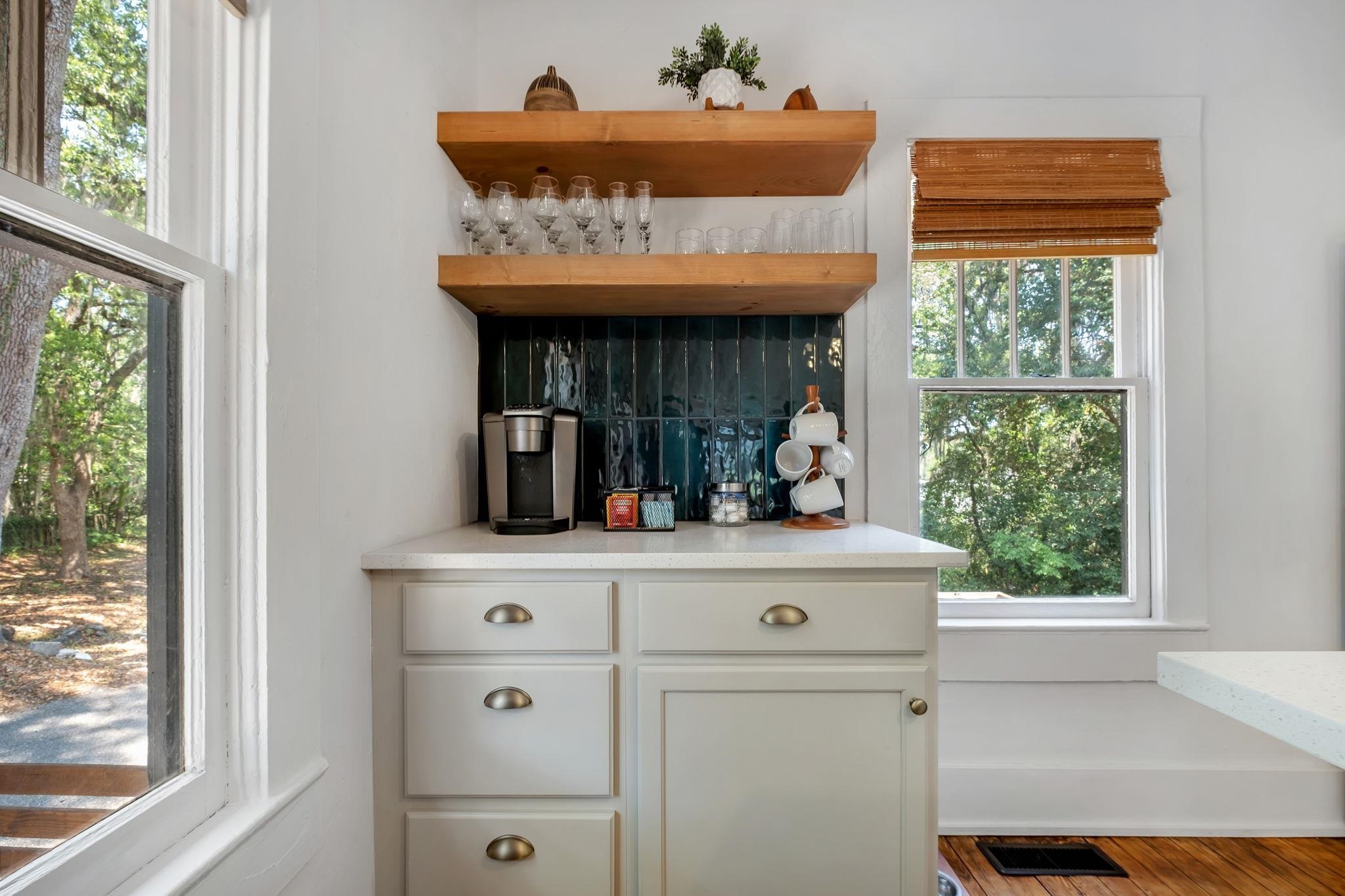 118 W 8th Avenue Unit: 1-7
