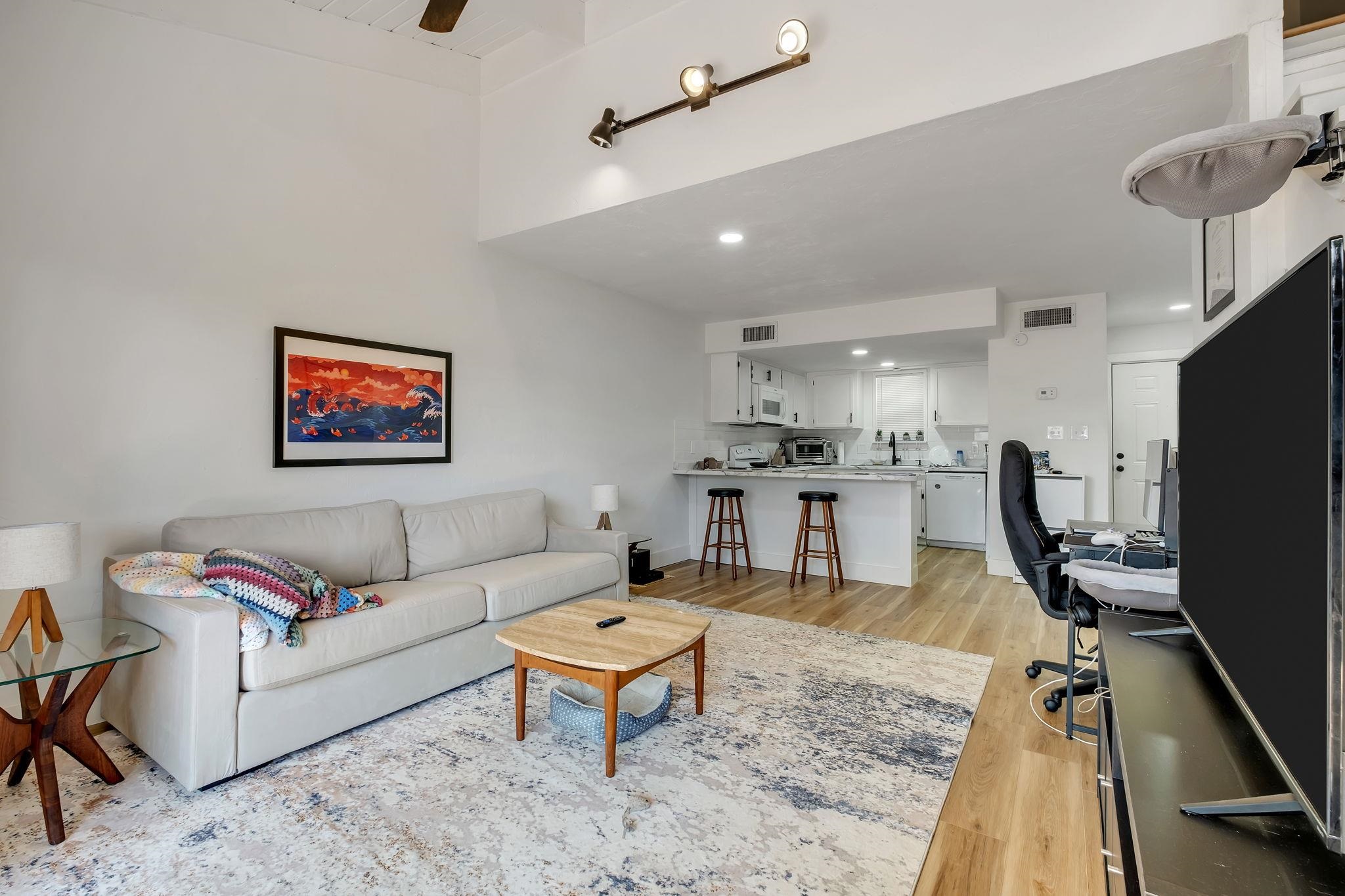 118 W 8th Avenue Unit: 1-7