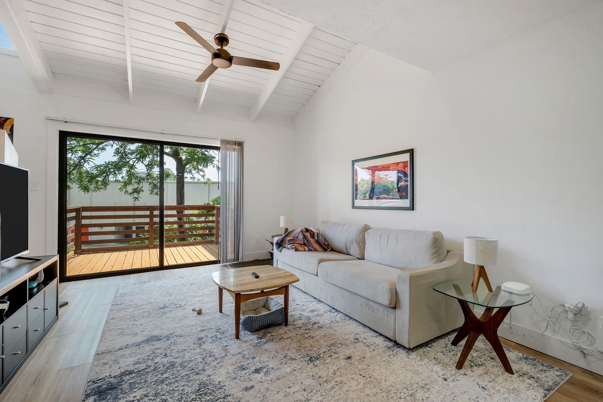 118 W 8th Avenue Unit: 1-7