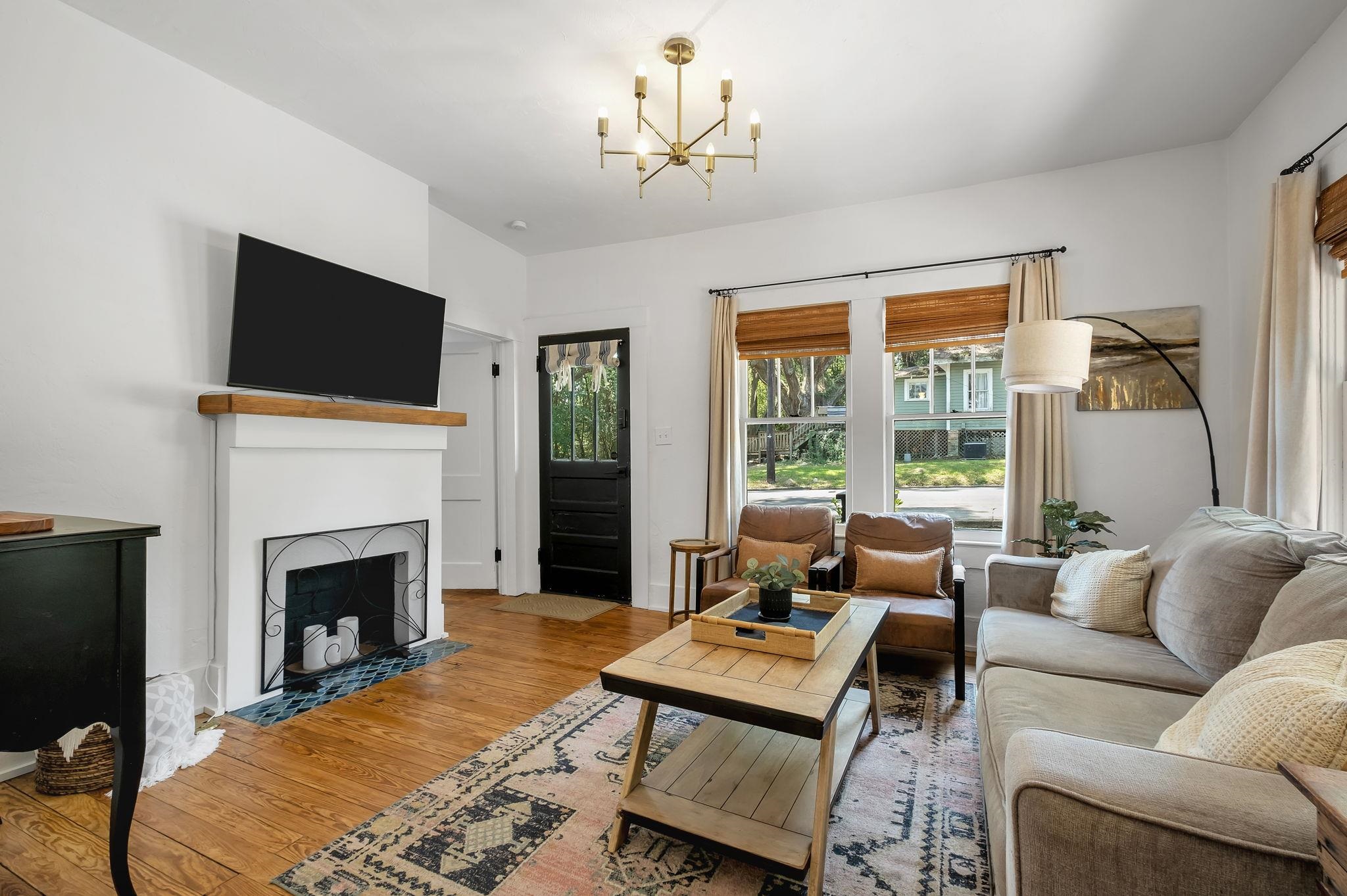 118 W 8th Avenue Unit: 1-7