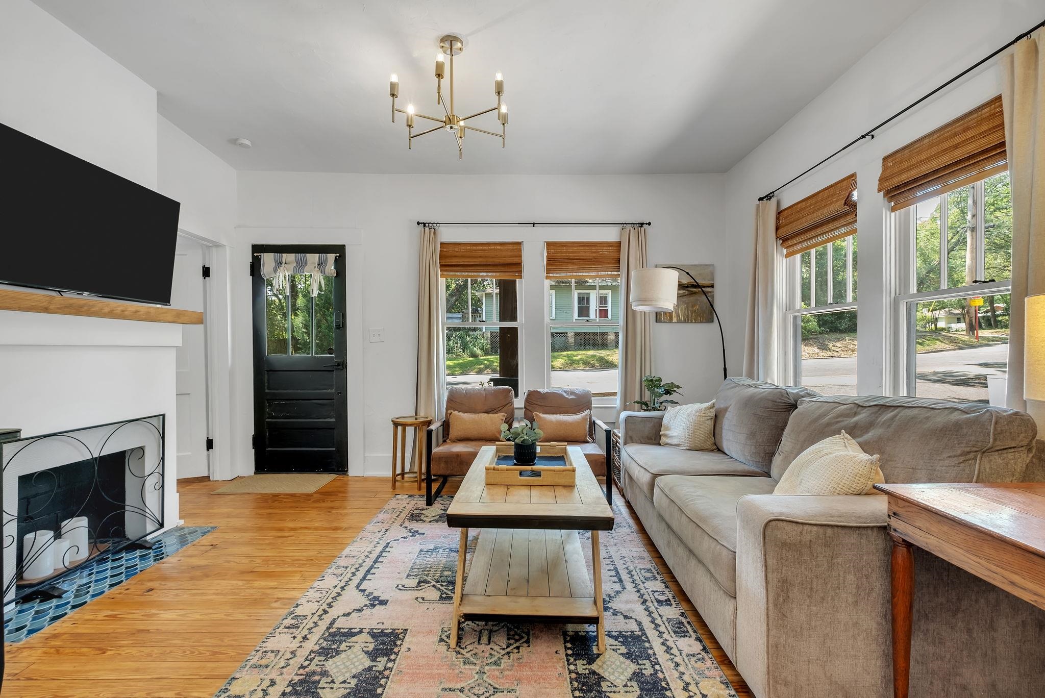 118 W 8th Avenue Unit: 1-7