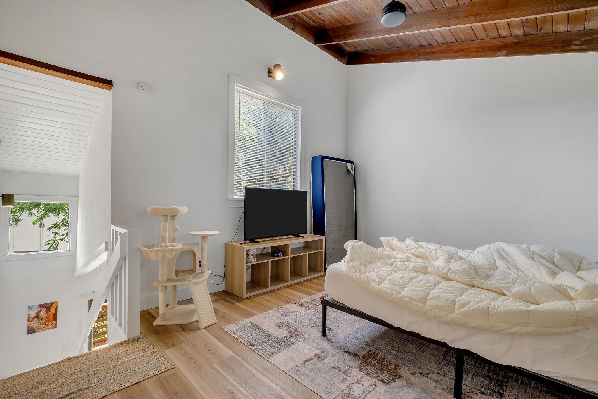 118 W 8th Avenue Unit: 1-7