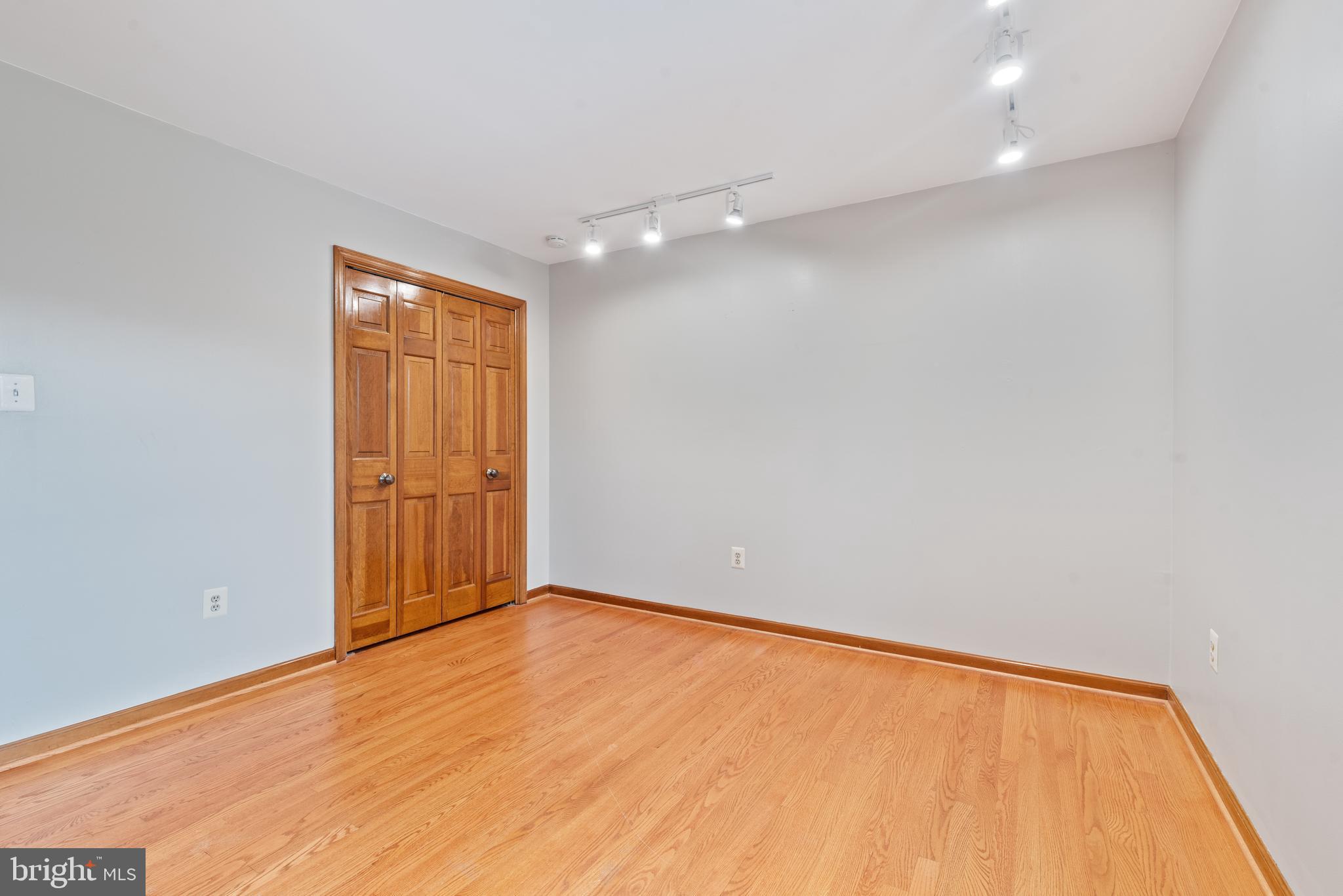 5210 HAYLOFT COURT