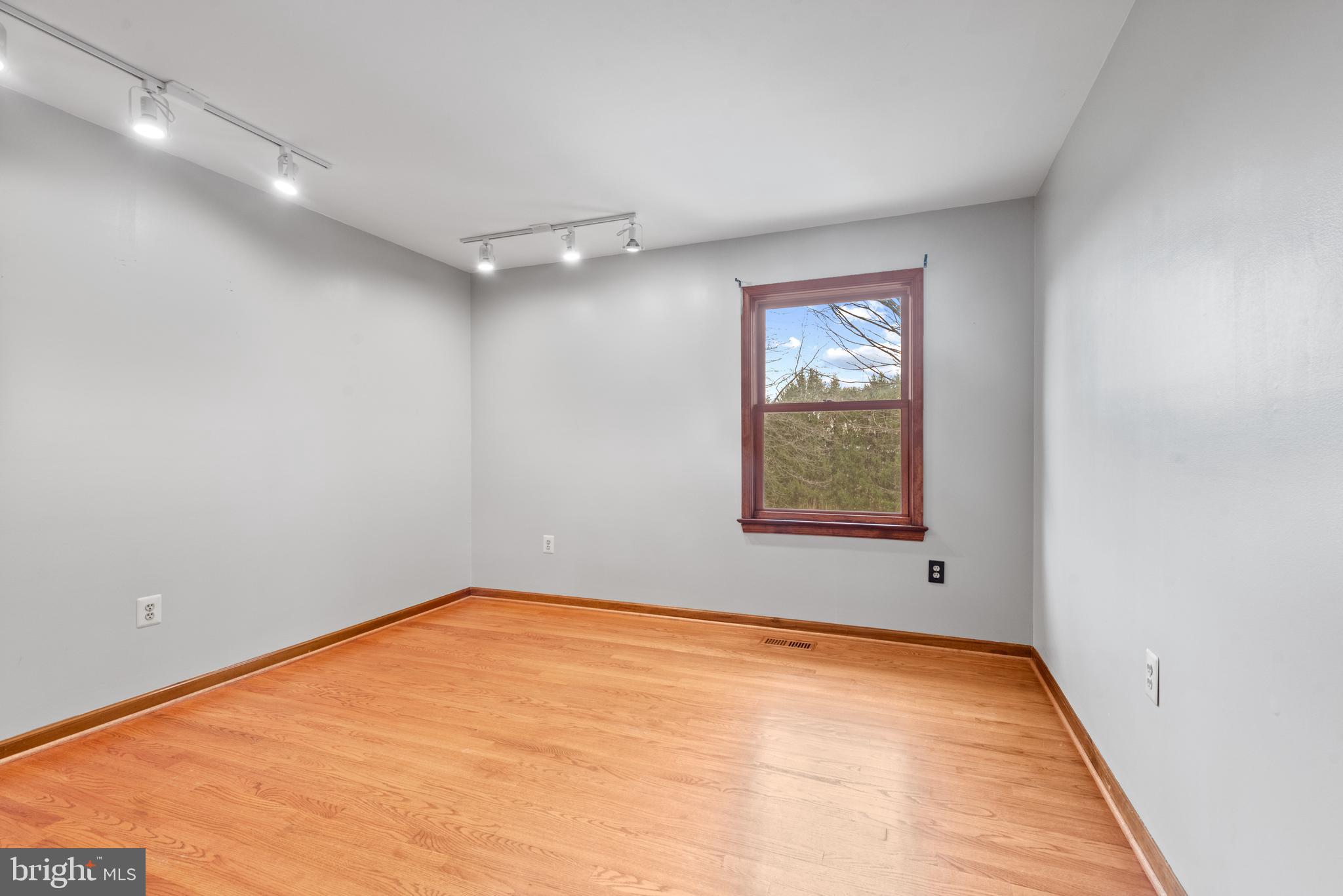 5210 HAYLOFT COURT