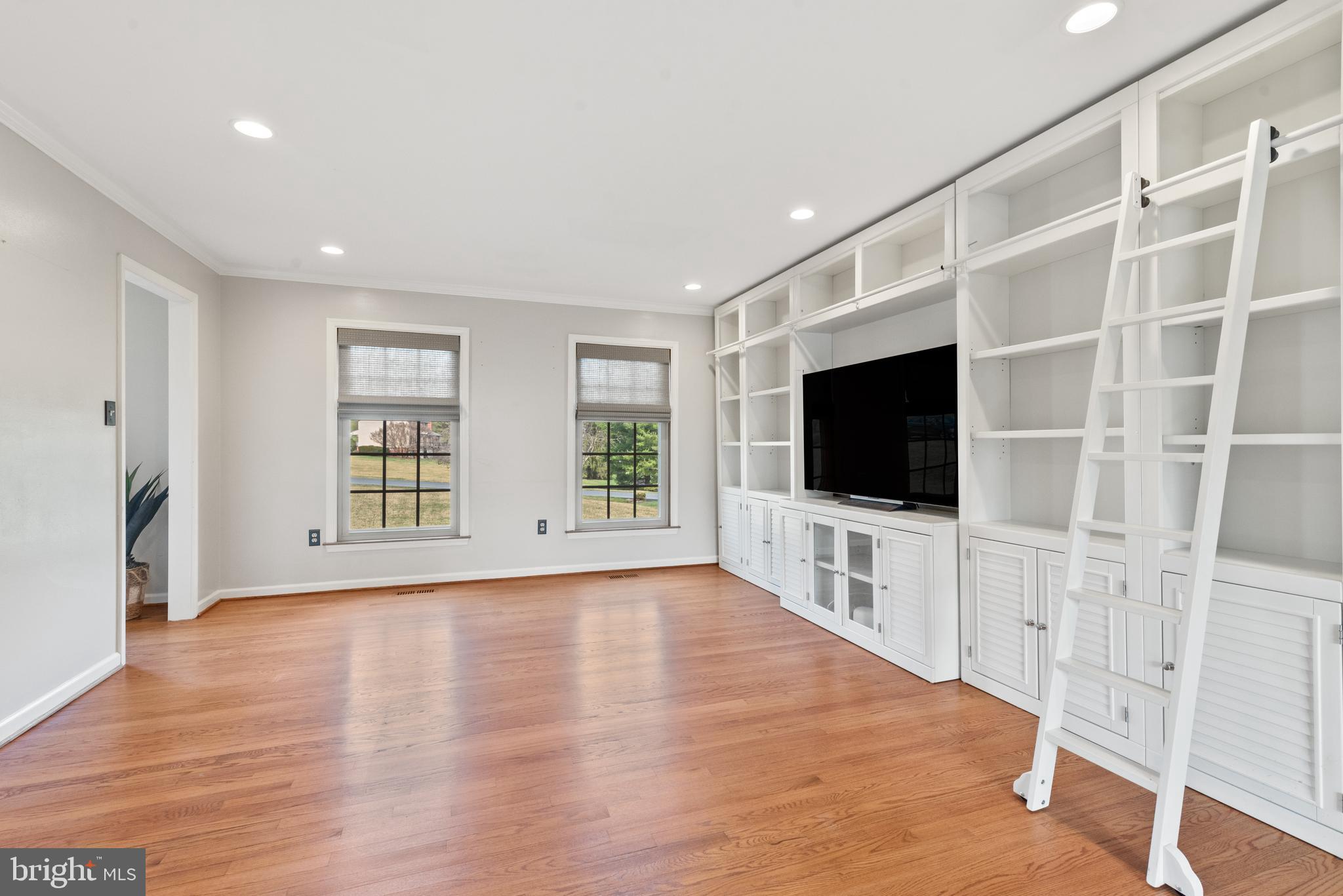 5210 HAYLOFT COURT