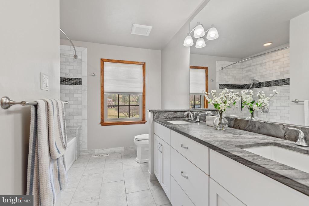 5210 HAYLOFT COURT