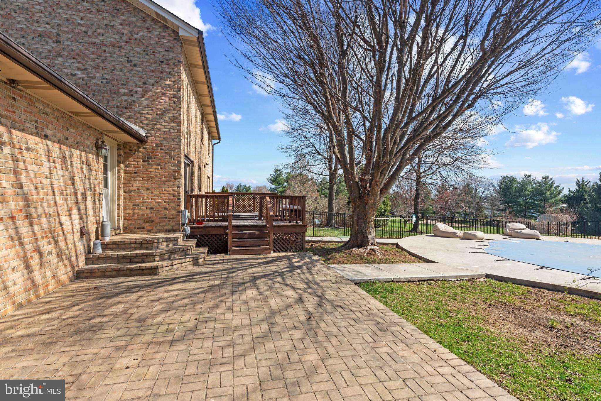 5210 HAYLOFT COURT