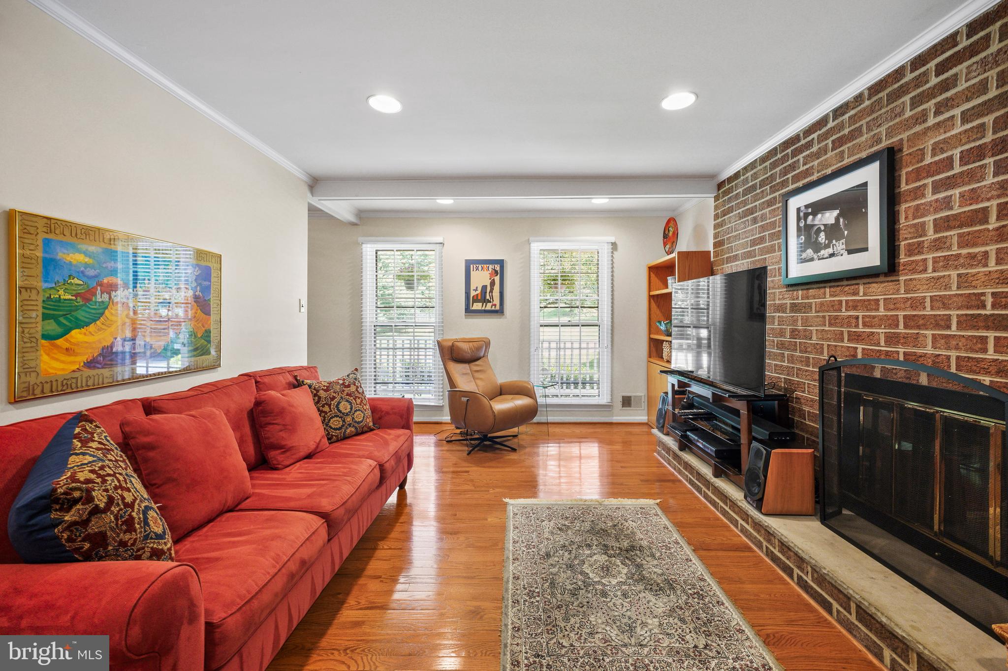 204 STONEGATE DRIVE