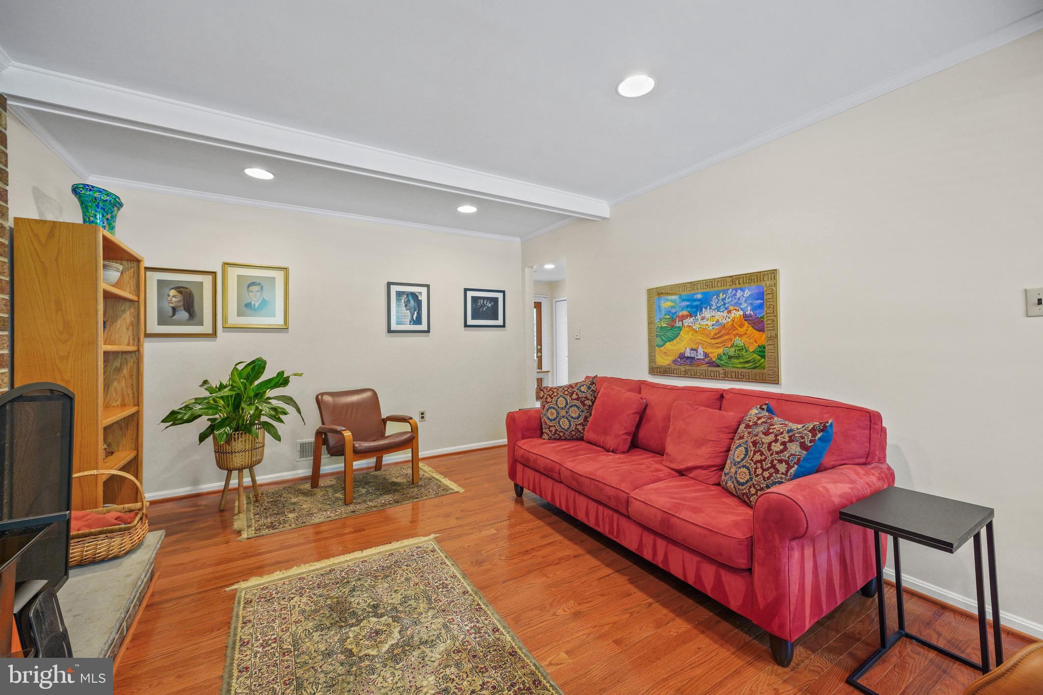 204 STONEGATE DRIVE