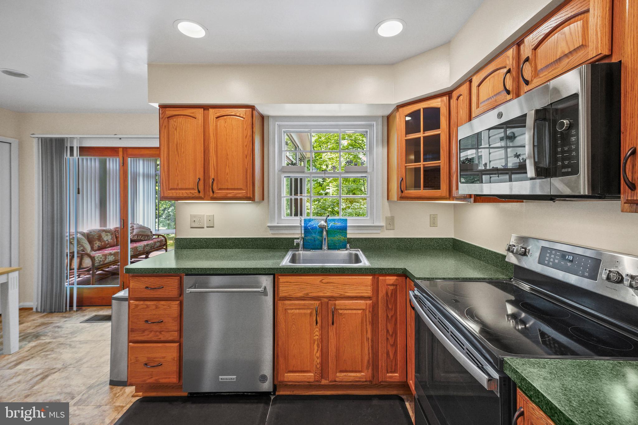 204 STONEGATE DRIVE