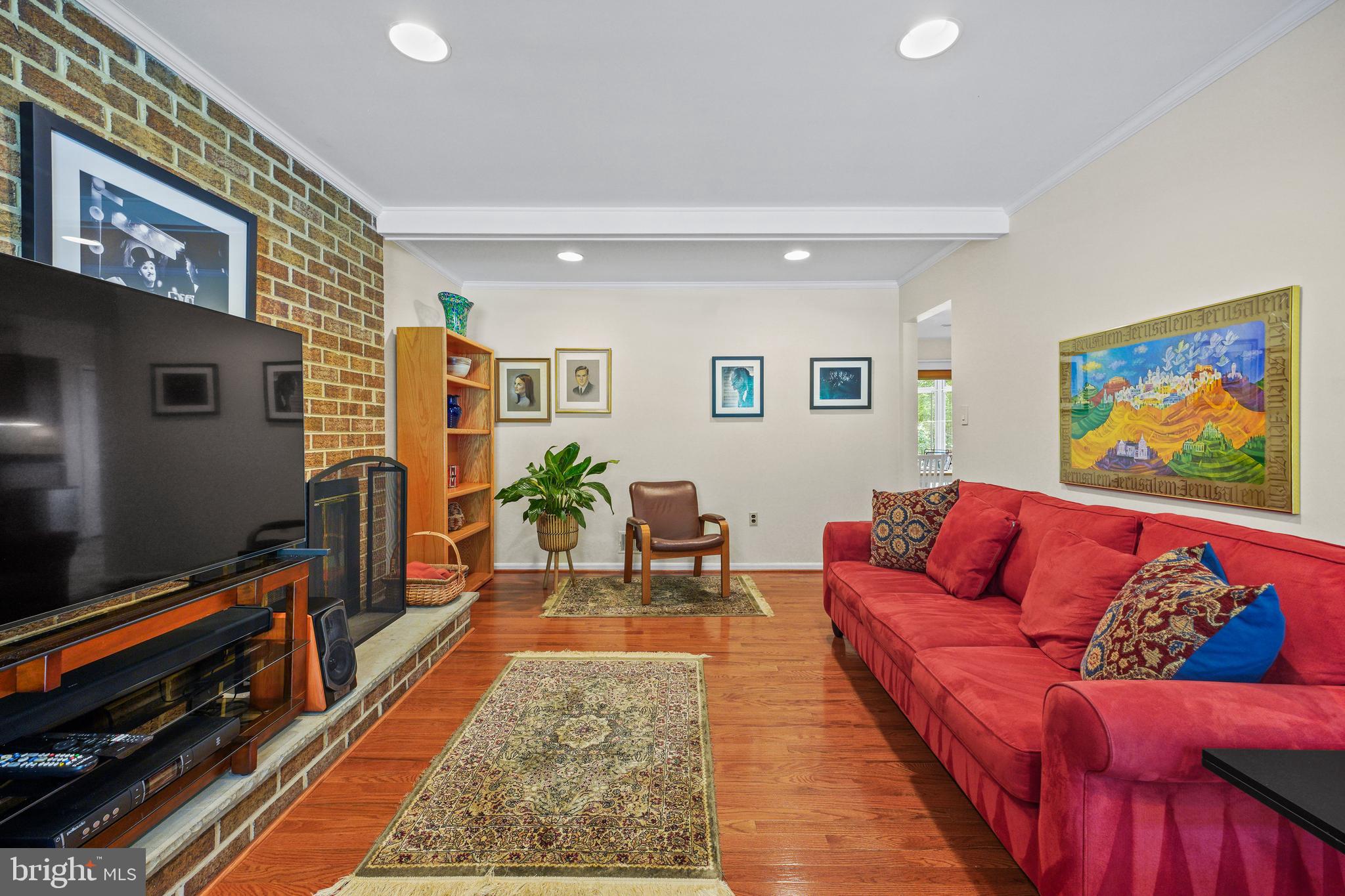 204 STONEGATE DRIVE